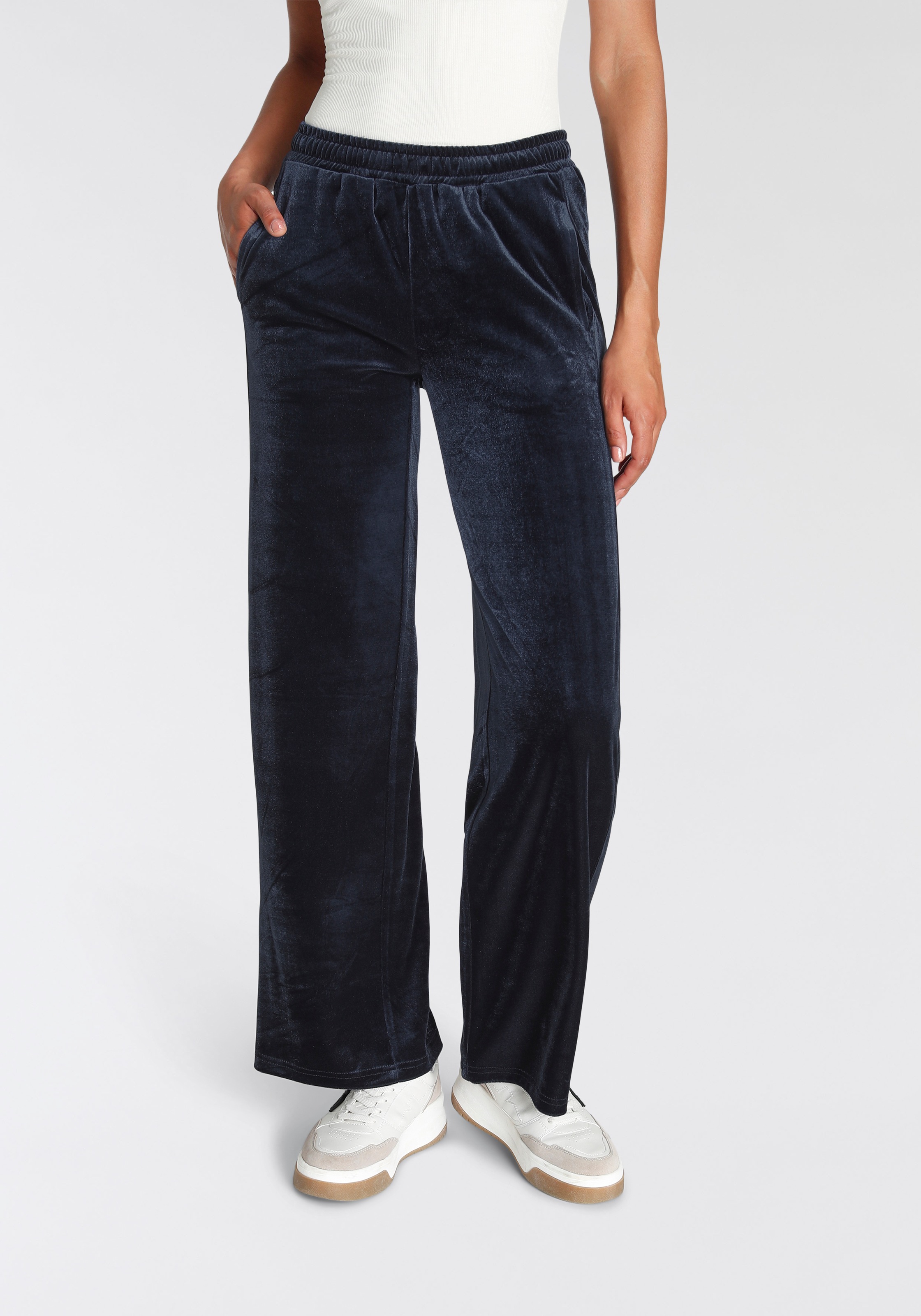 Image of AJC Jogger Pants, aus samtweichem Nicki - NEUE KOLLEKTION bei Ackermann Versand Schweiz