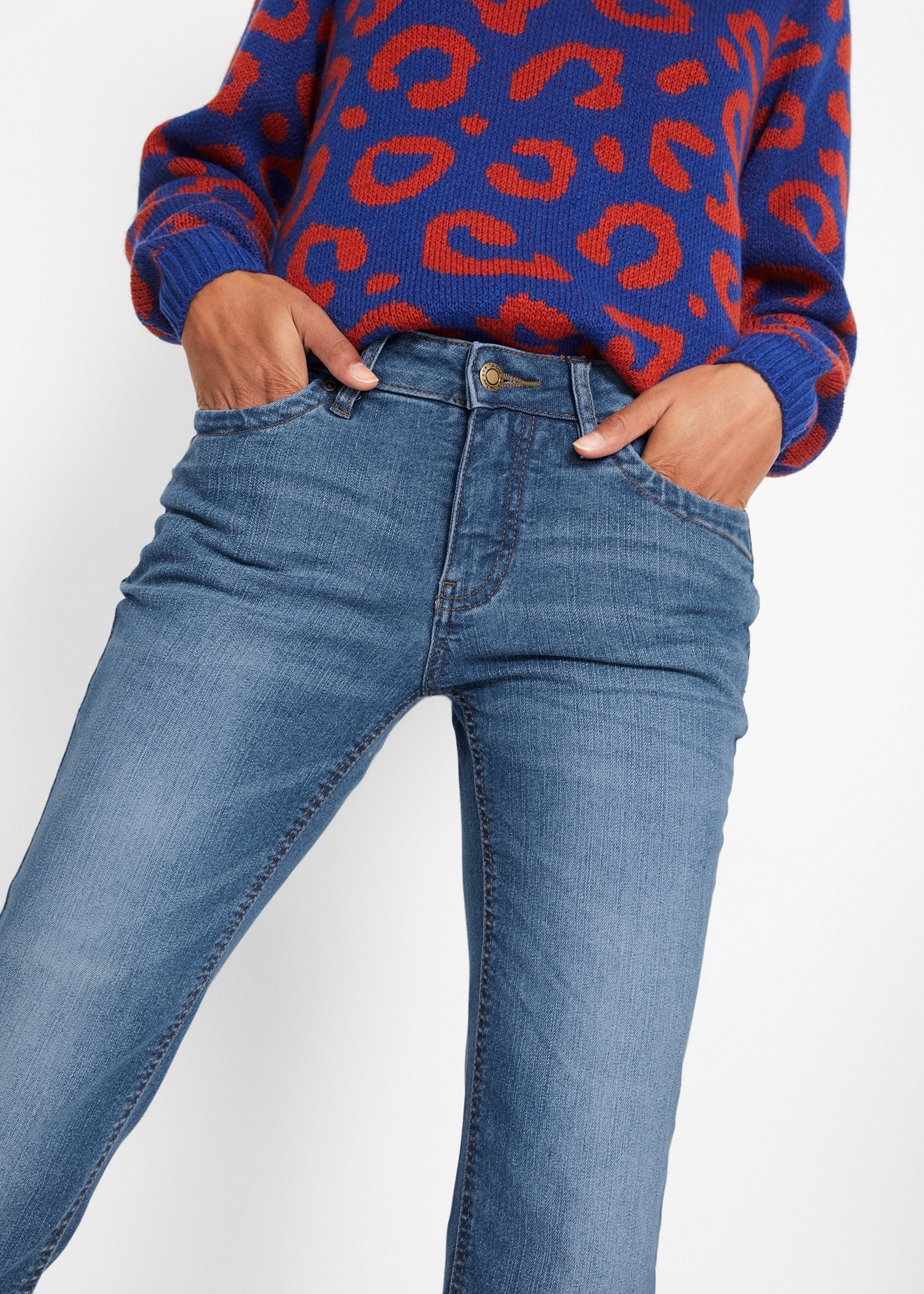 bonprix Bootcut-Jeans »Bootcut-Jeans Mid Waist, Komfort-Stretch« Regular Fit Passform, im klassischen 5-Pocket-Stil