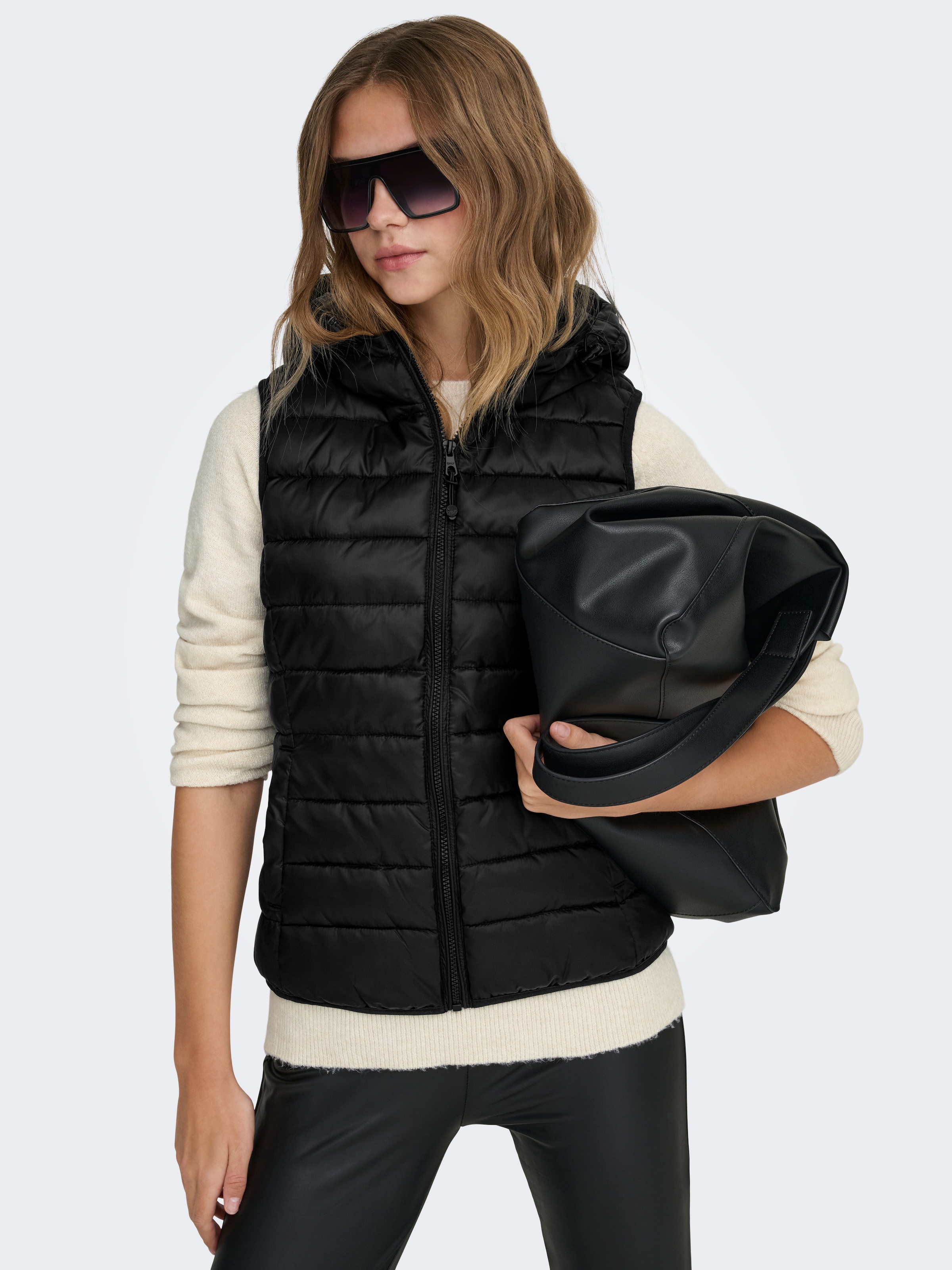 Image of ONLY Steppweste "ONLNEWTAHOE HOOD WAISTCOAT OTW NOOS" Kunstfaser