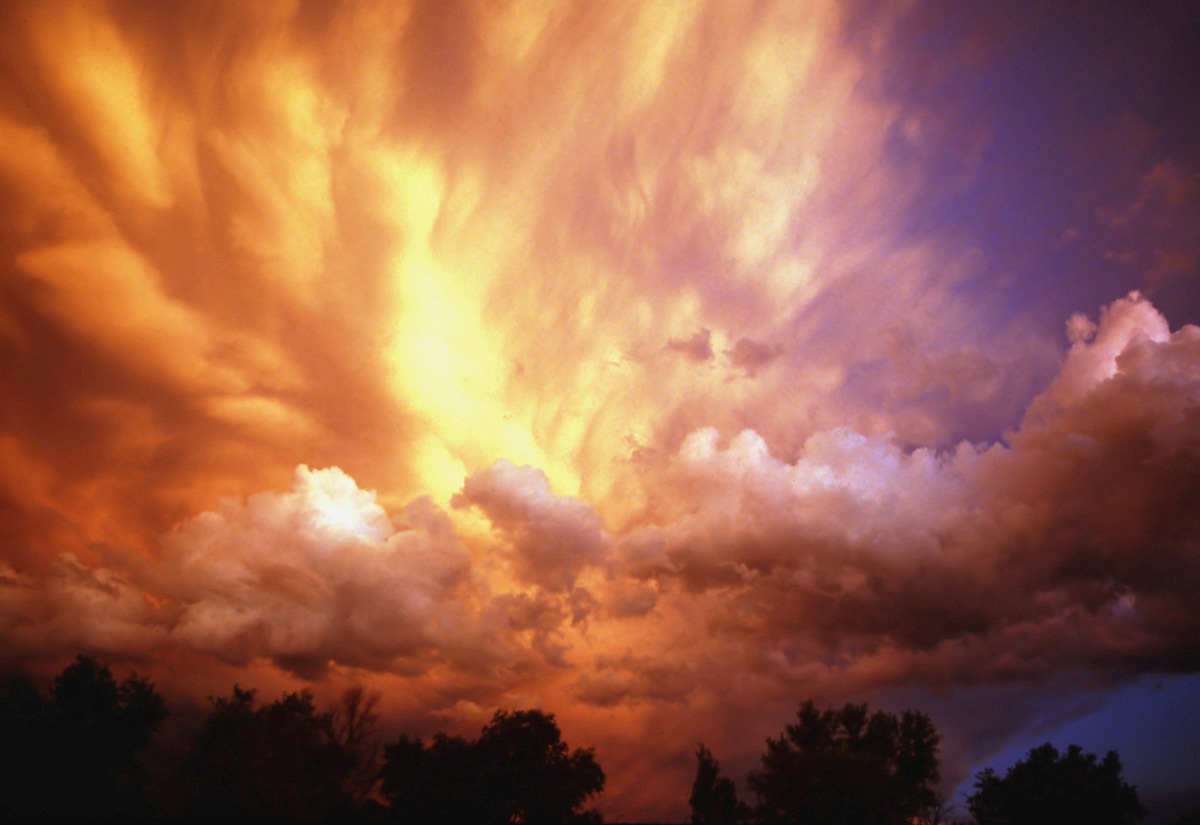 Image of Papermoon Fototapete "Gewitterwolken bei Sonnenuntergang"