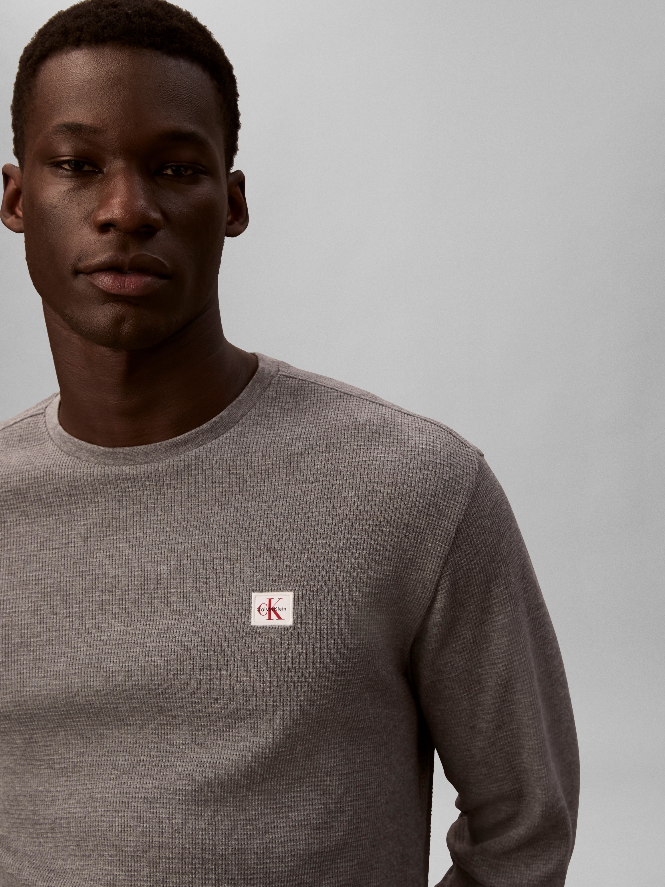 Calvin Klein Jeans T-shirt à manches longues »LS WAFFLE BADGE CREWNK TEE« Mit Rundhalsausschnitt