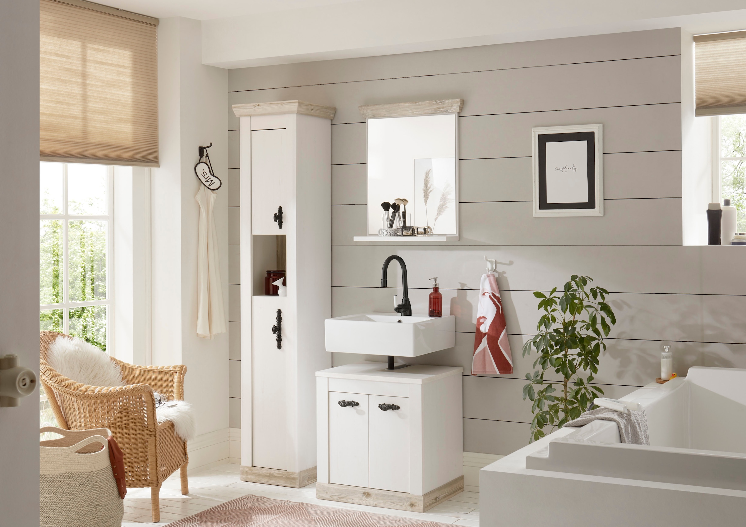 Home affaire Badmöbel-Set »Florenz, Bad im Landhausstil, 3-teiliges Badezimmer«, (3 St.), Waschbeckenunterschrank, Schrank und Spiegel, in Pinie Weiss, Stauraum