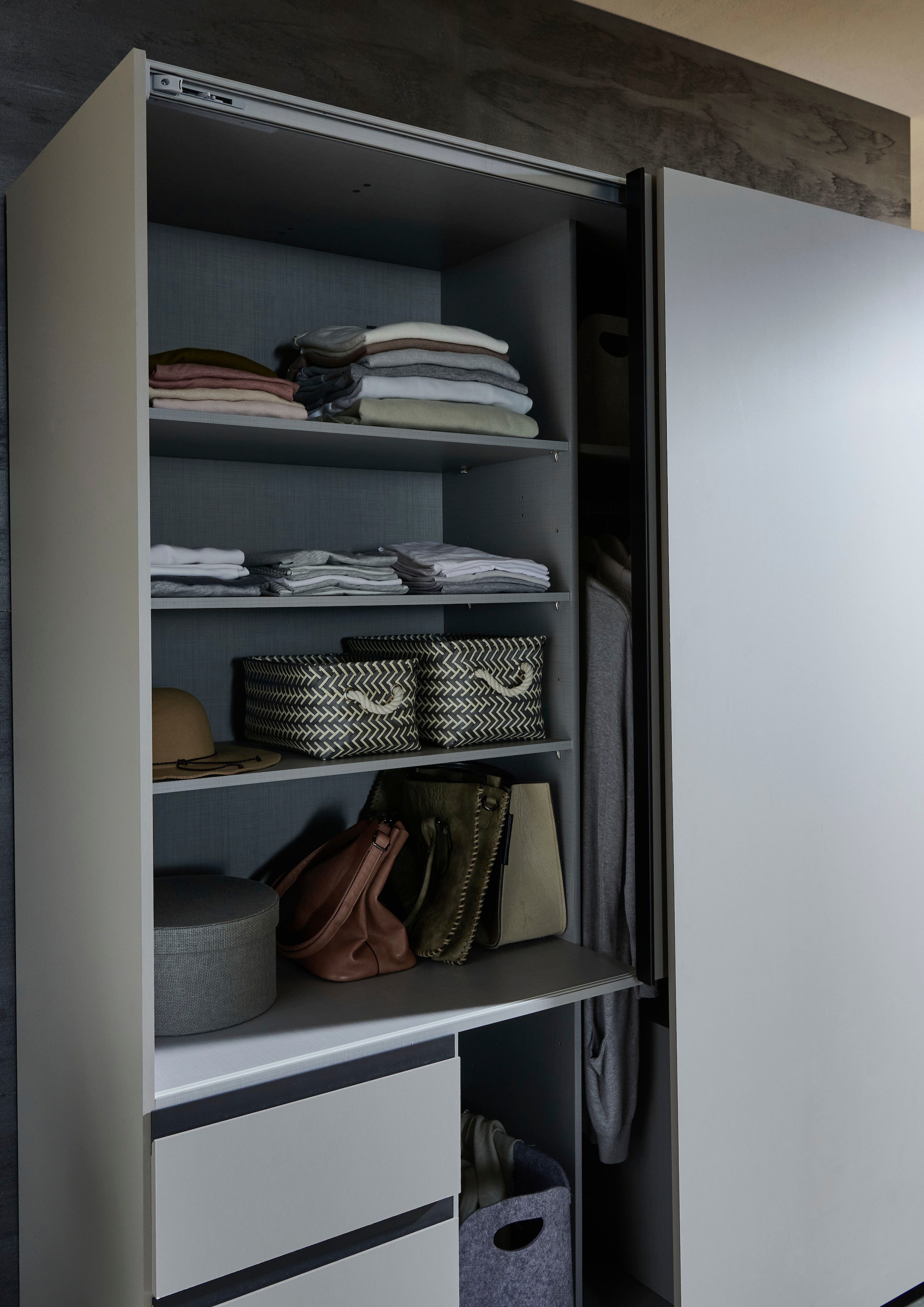 Wimex Schwebetürenschrank »Stade, B: 168cm, inkl. Spiegel und von aussen bedienbaren Schubladen« erhältlich in verschiedenen Farben