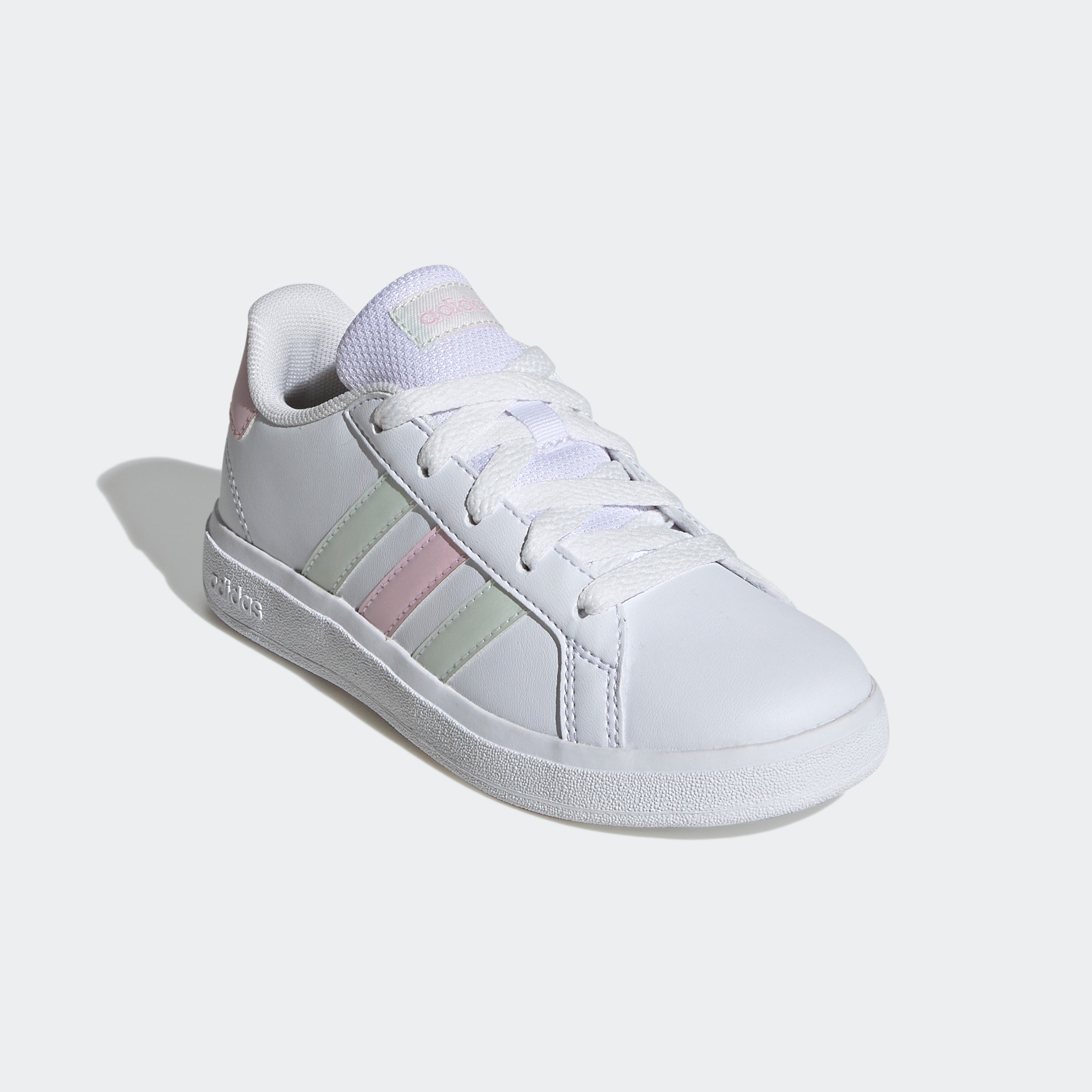 Sneaker »GRAND COURT LIFESTYLE TENNIS LACE-UP«, Design auf den Spuren des adidas...