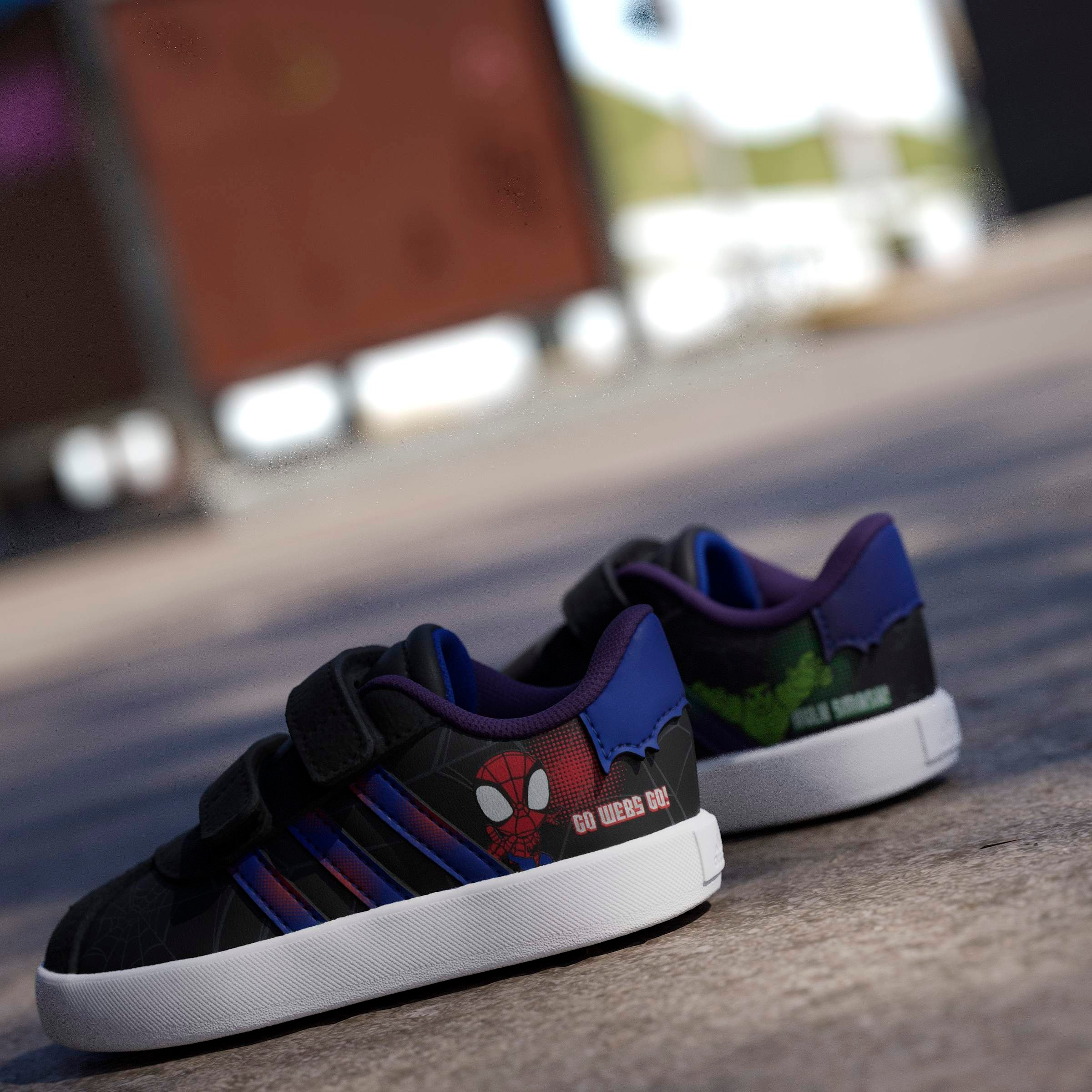 adidas Sportswear Sneakers »ADIDAS MARVEL SPIDER-MAN VL COURT 3.0 KIDS«  design inspiré de l’adidas Samba, pour enfants