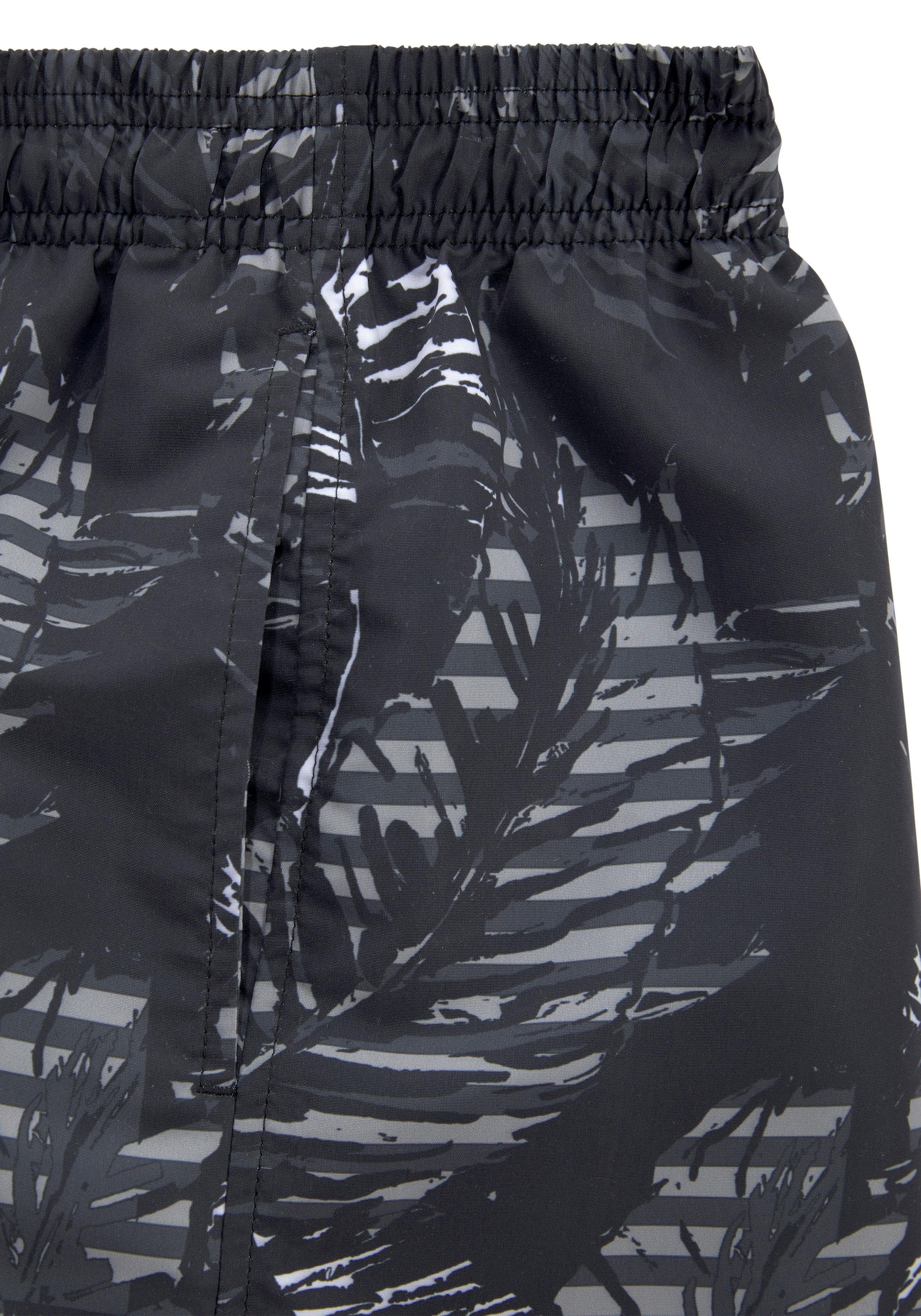 versandkostenfrei »Blade«, auf ♕ s.Oliver mit Palmenprint Badeshorts trendigem