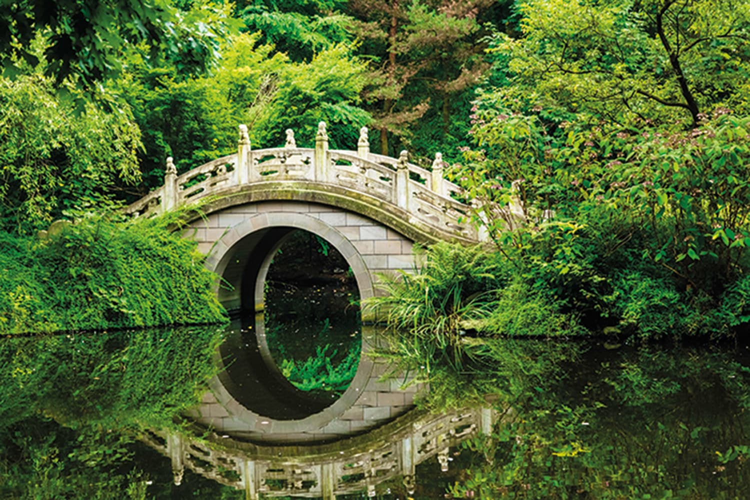 Image of Papermoon Fototapete "Japanese Garden" glatt
