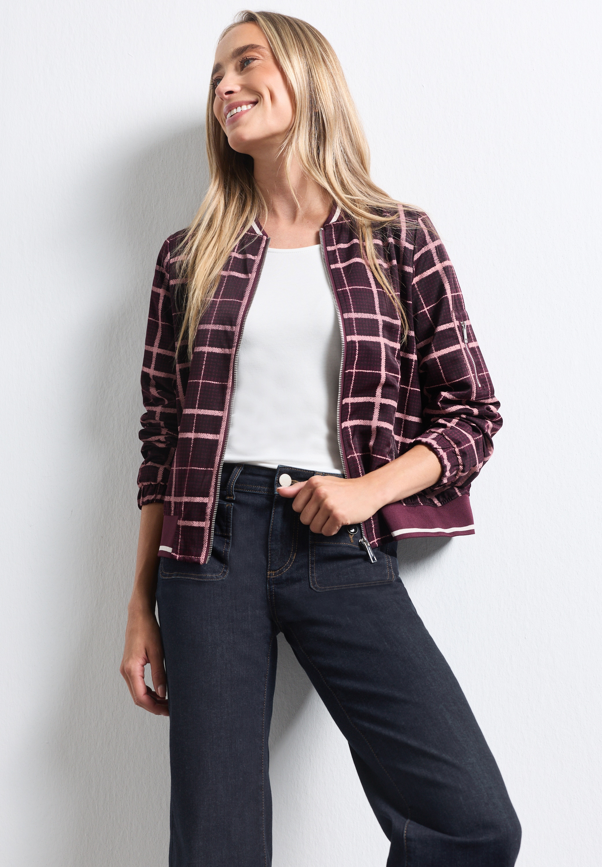 STREET ONE Jeans droit »Style Amalia« aspect délavé / stretch