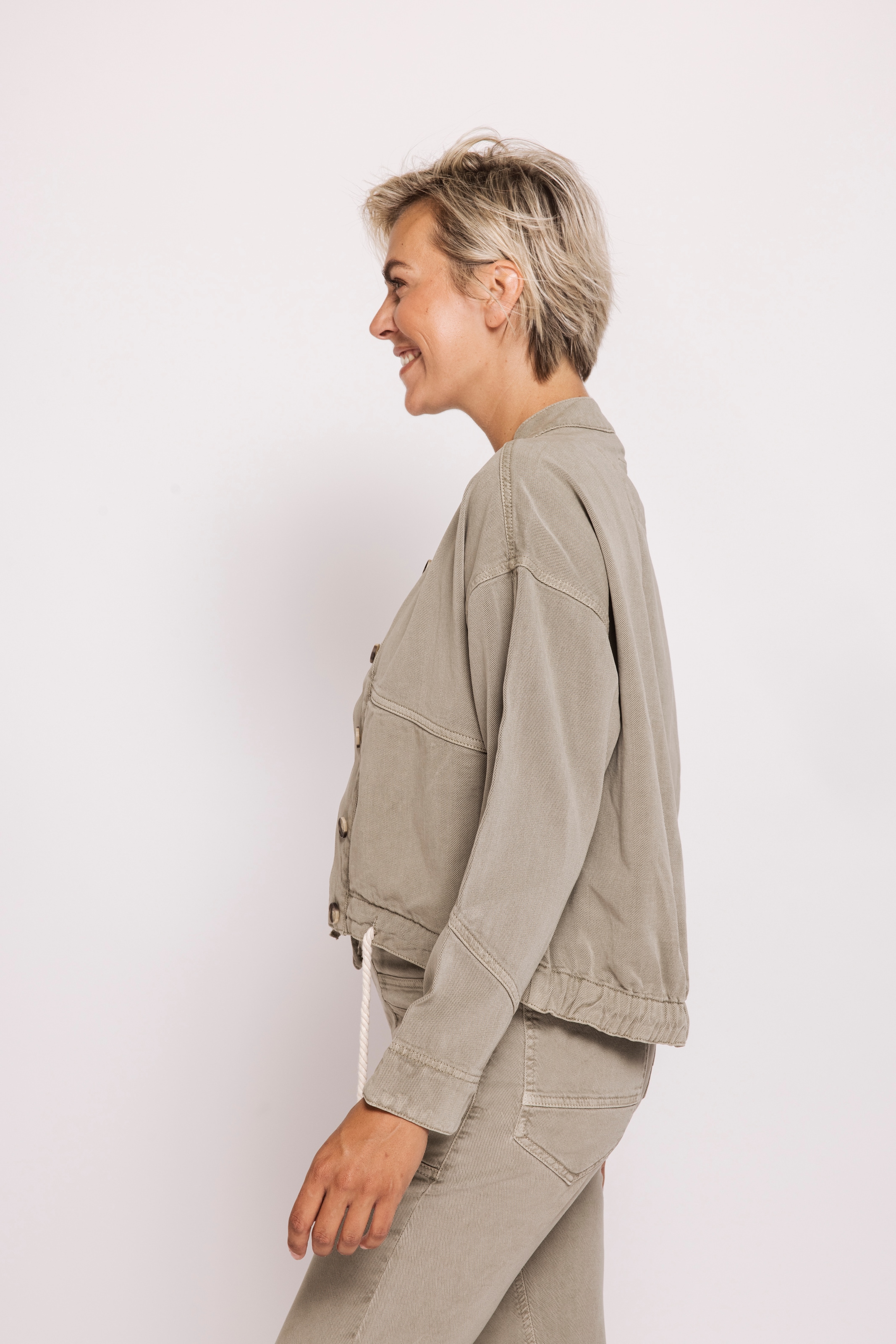Zhrill Veste courte »ZHCALISTA« Look moderne, en coton et lyocell, coupe ample, col montant