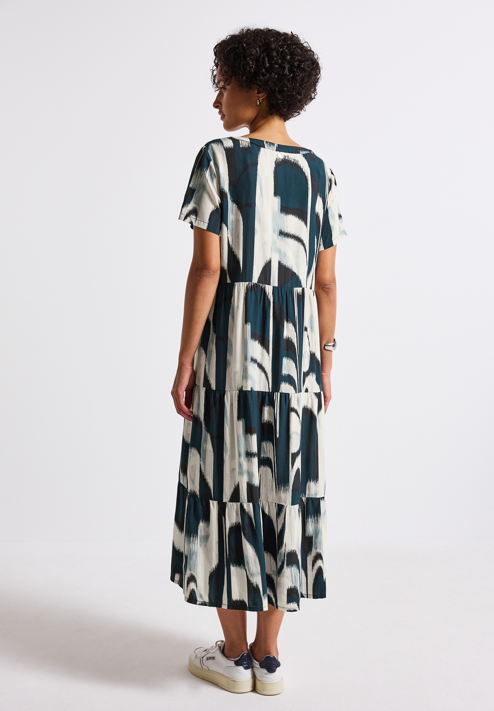 STREET ONE Volantkleid, mit grafischem Allover-Muster