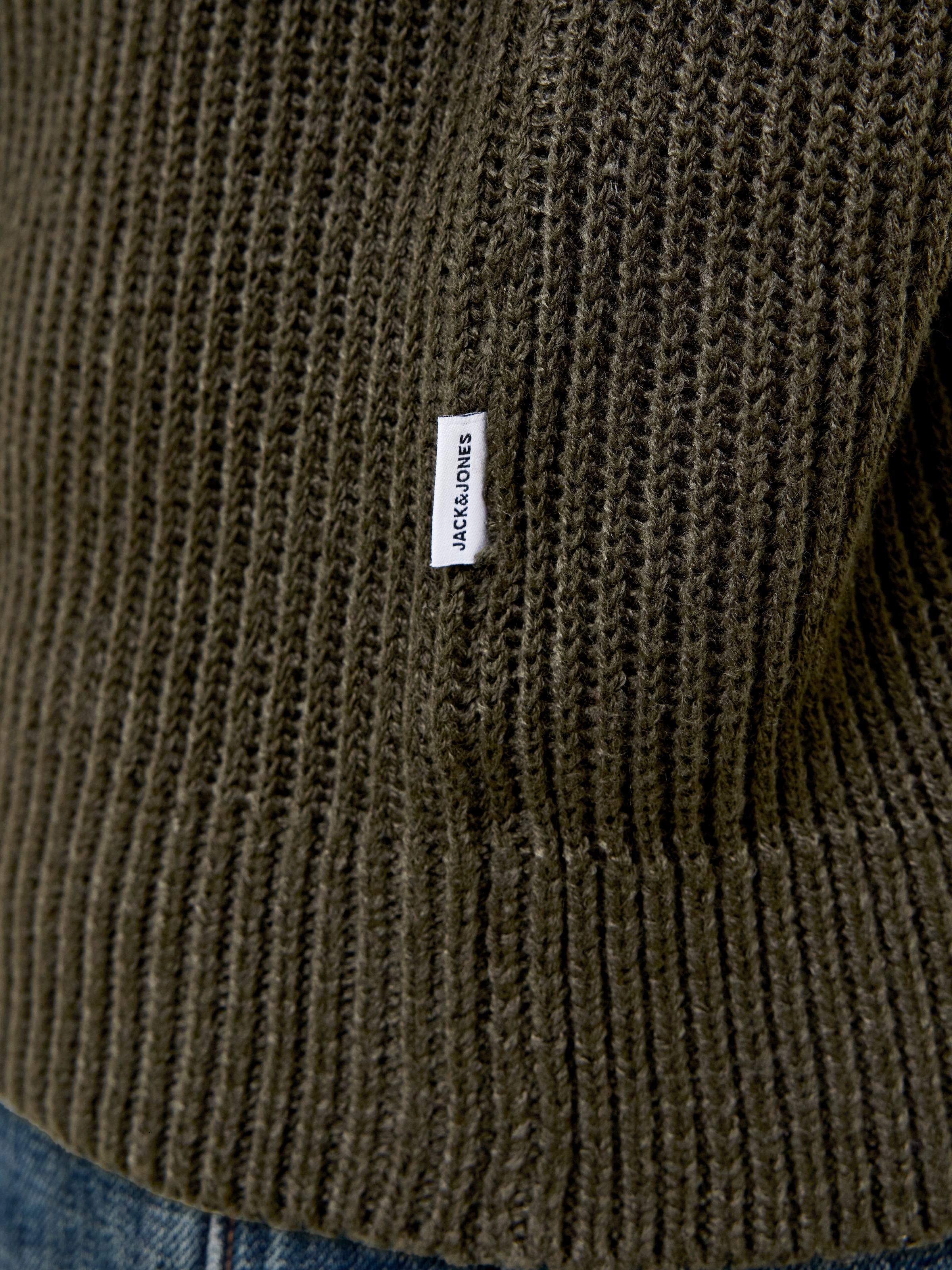 Jack & Jones Pull à col rond »JJPANNEL KNIT CREW NECK AW26« mélange de matériaux, coupe régulière