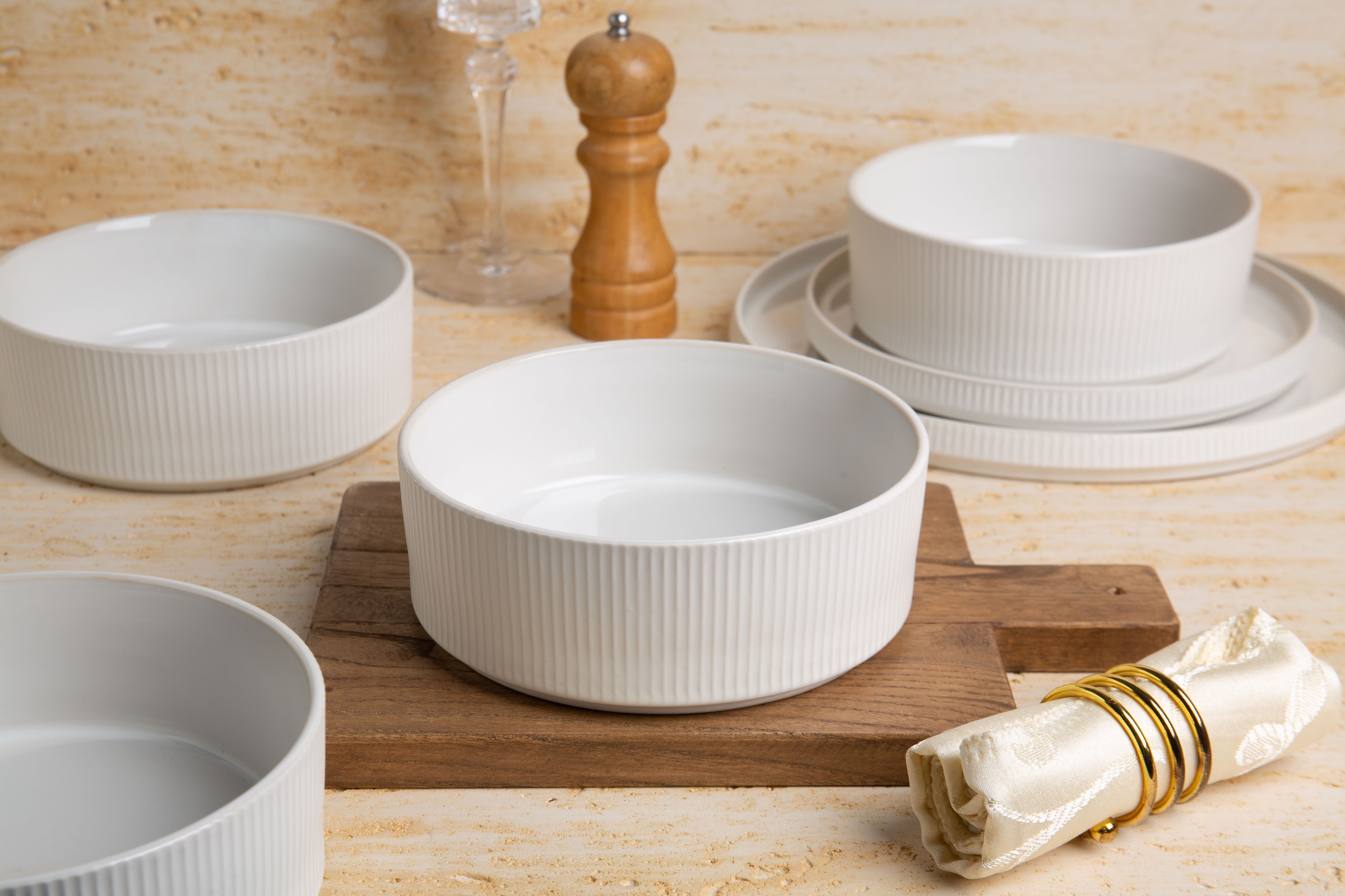 GOODproduct Geschirr-Set »Ylvii, aussen matt, innen reaktiv glasiert« spülmaschinenfest und mikrowellengeeignet