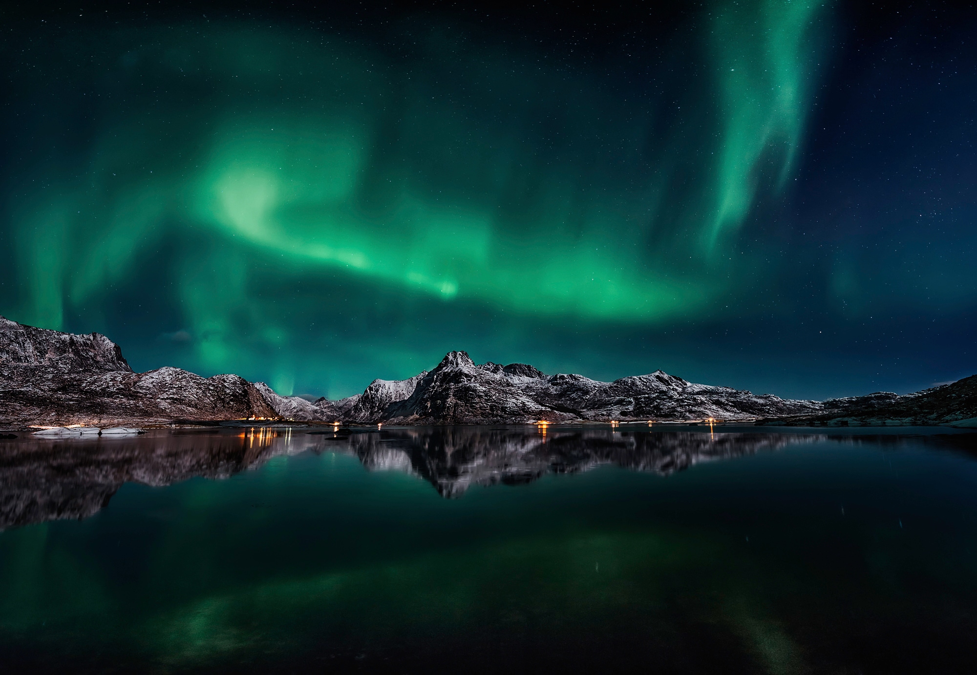 Image of Papermoon Fototapete "Photo-Art JAVIER DE LA, LOFOTEN AURORA-REFLEXION"