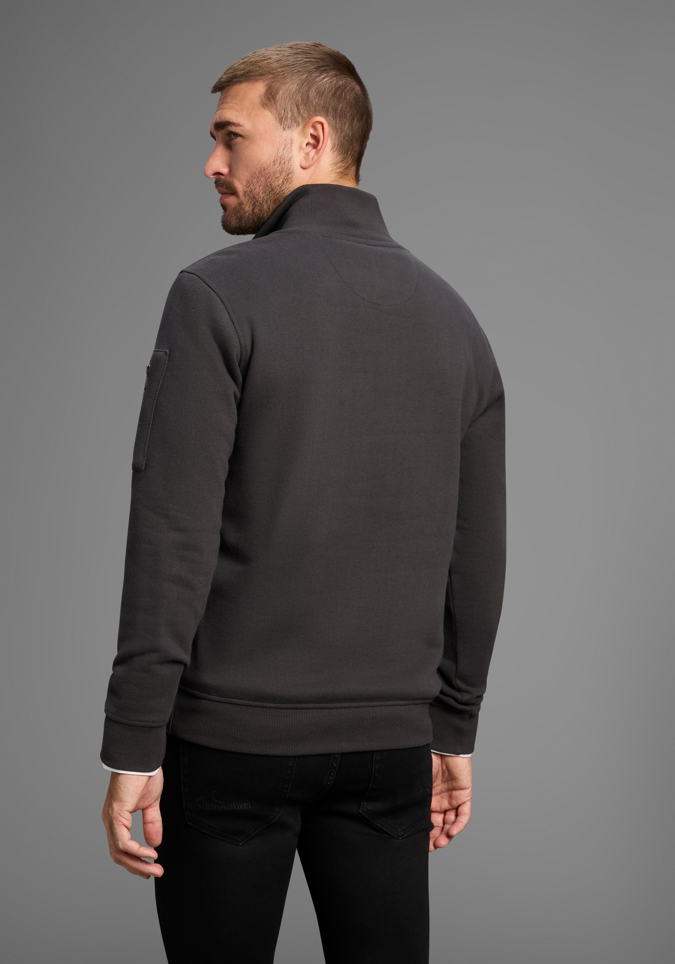 DELMAO Sweat-shirt »Troyer«, avec poche moderne sous le bras
