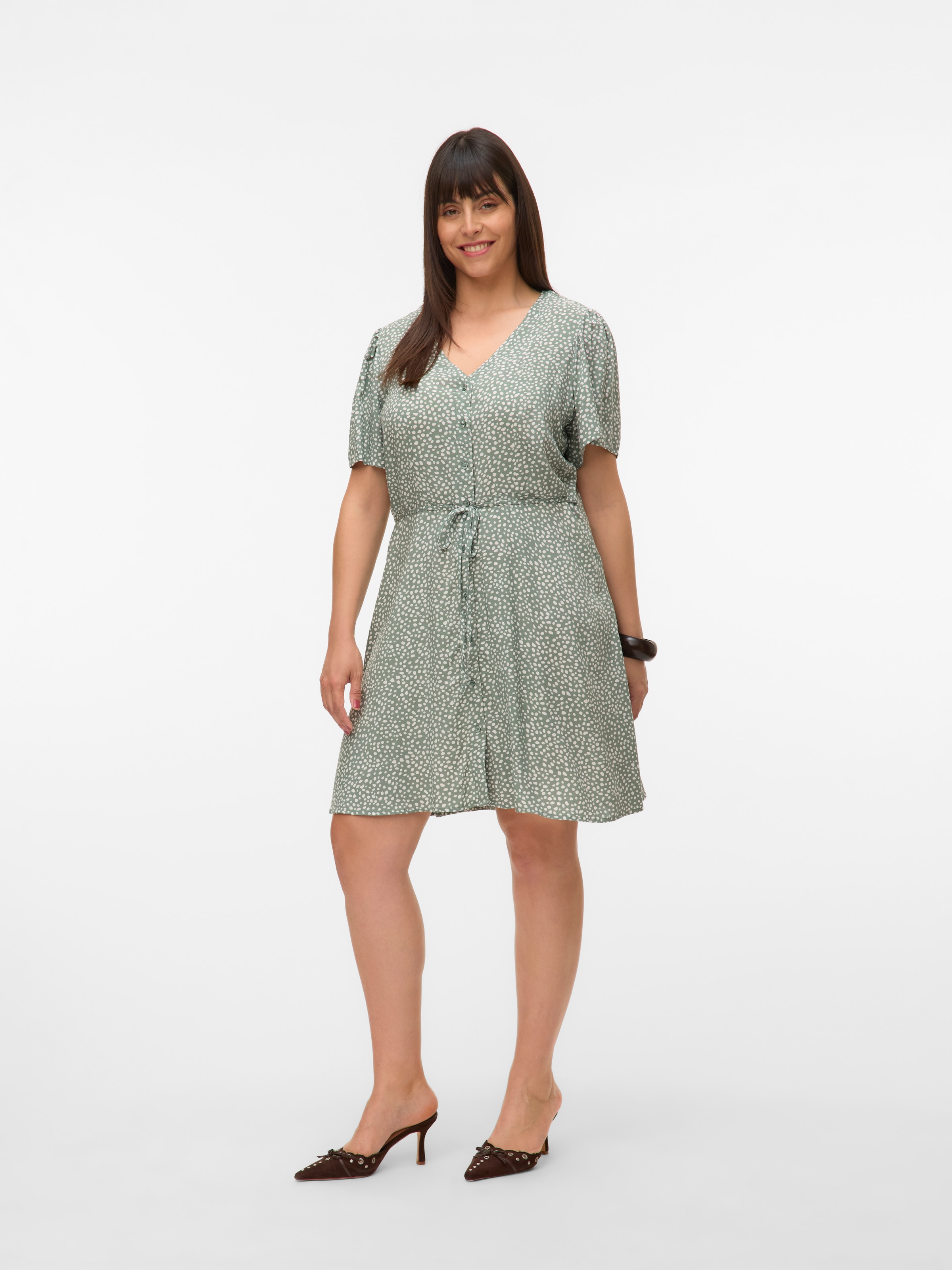 Vero Moda Curve Mini-robe »VMCALBA SS SHORT DRESS WVN NOOS CUR« Viscose, coupe régulière