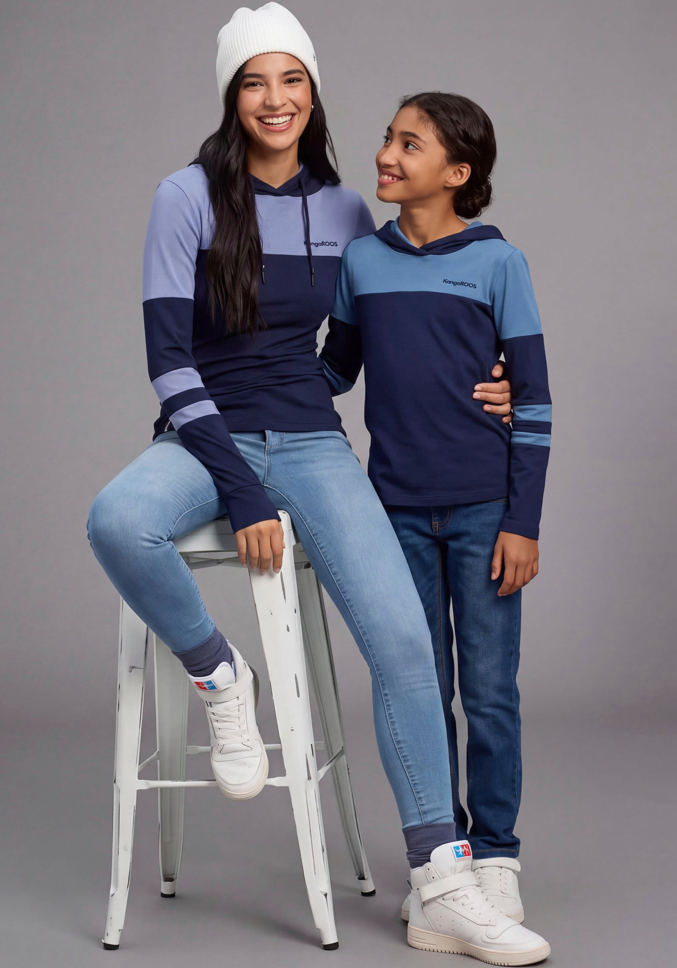KangaROOS Langarmshirt »KangaROOS Kapuzenshirt in colorblocking Design« Colorblocking Shirt, eng anliegende Passform, Logo-Stickerei, Mini-Me