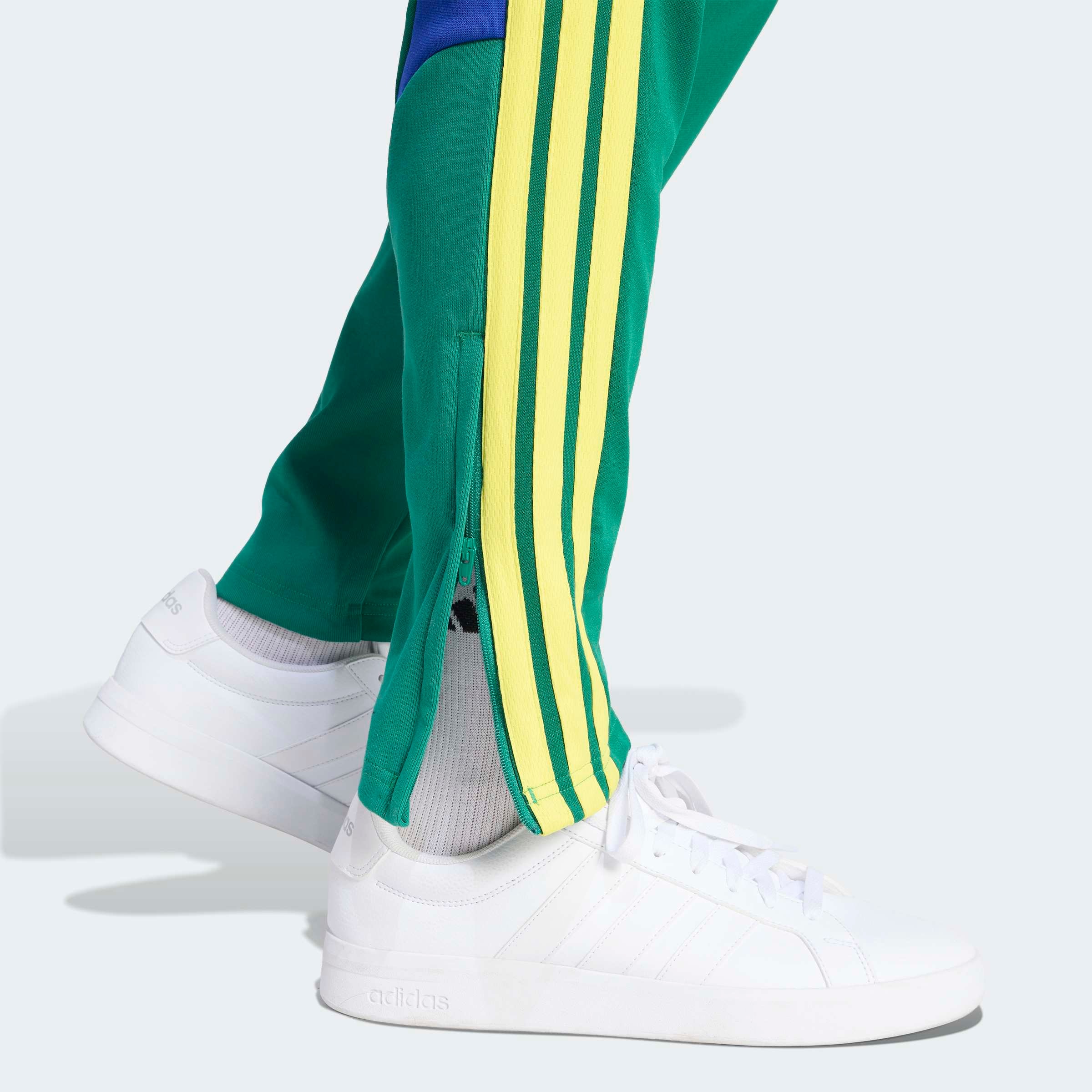 adidas Sportswear Sporthose »HOUSE OF TIRO NATIONS PACK«  für Erwachsene, mit Kordelverschluss, aus Baumwolle