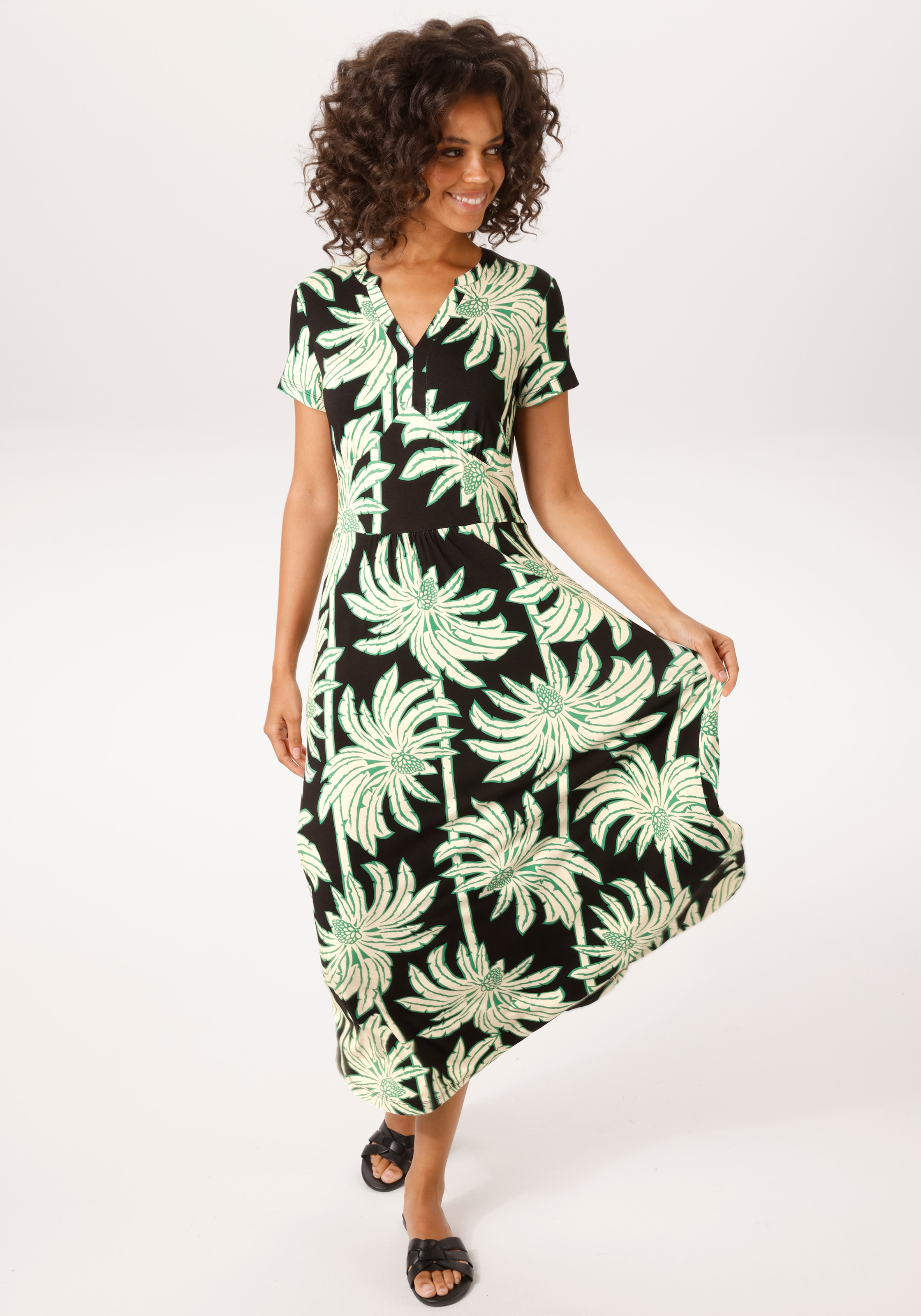 Aniston CASUAL Sommerkleid mit grossflächigen, grafischen Palmen bedruckt - NEUE KOLLEKTION