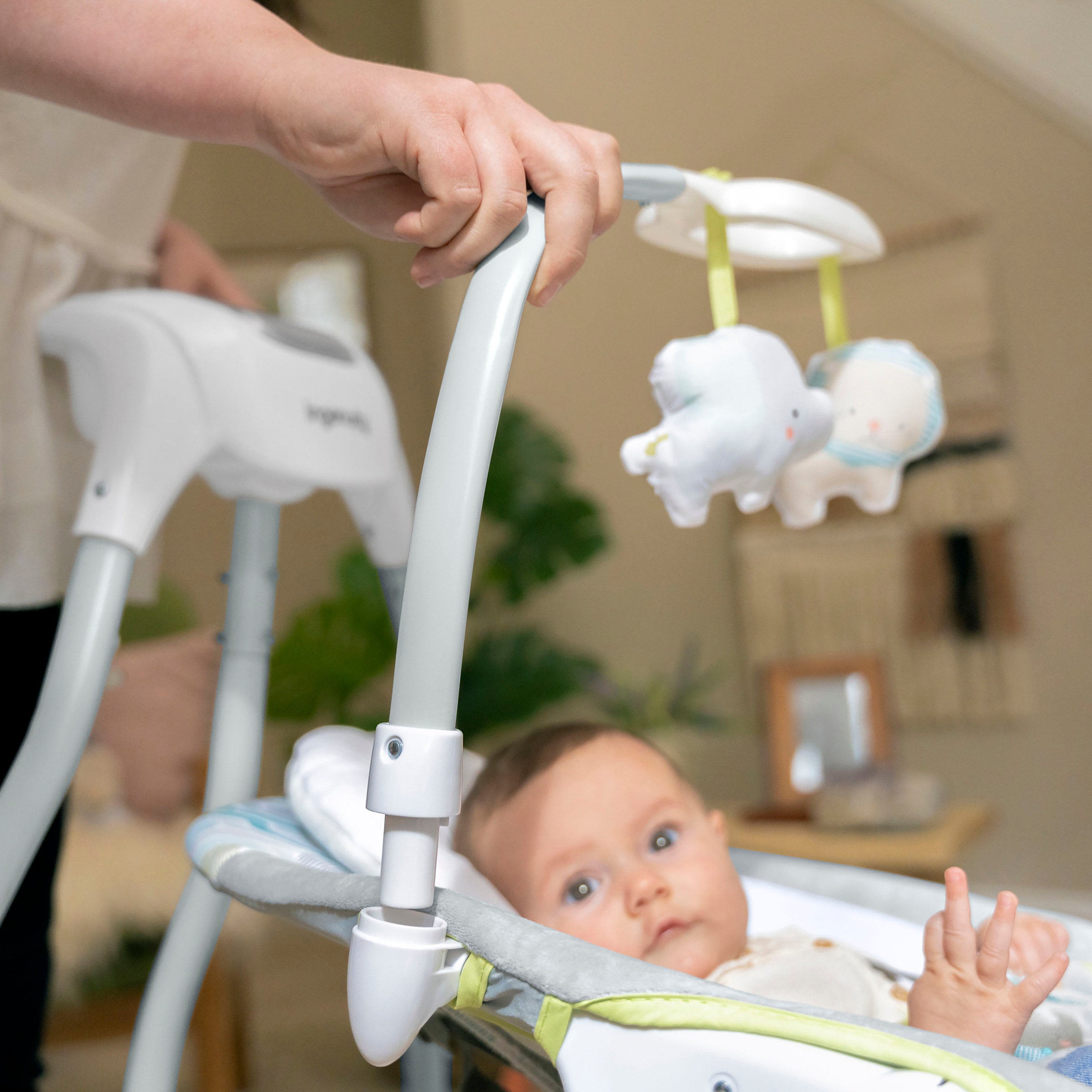 ingenuity Babywippe »SimpleComfort  Compact Soothing Swing - Everston« mit Sound-Effekt