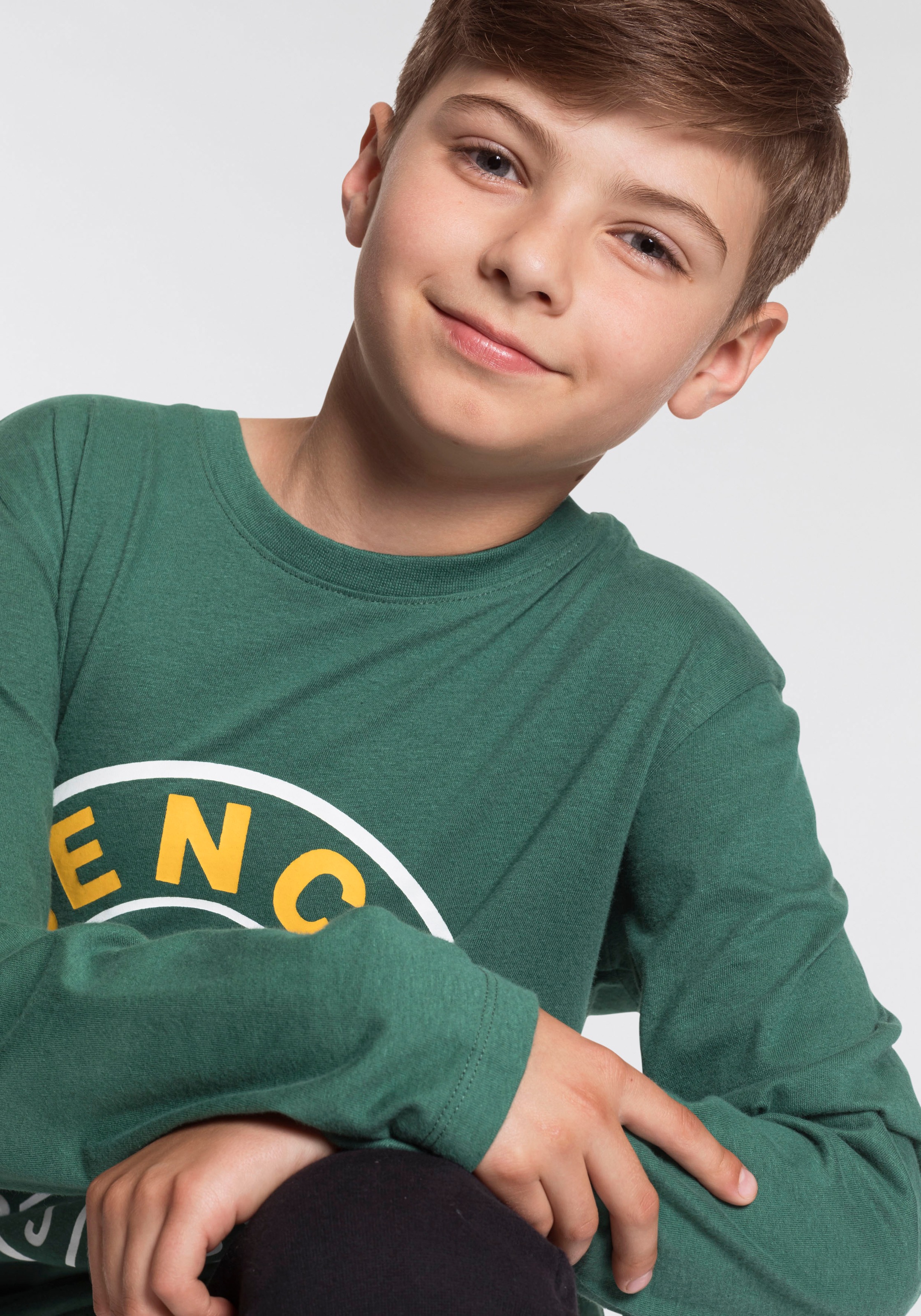 Bench. Langarmshirt, mit Prägedruck