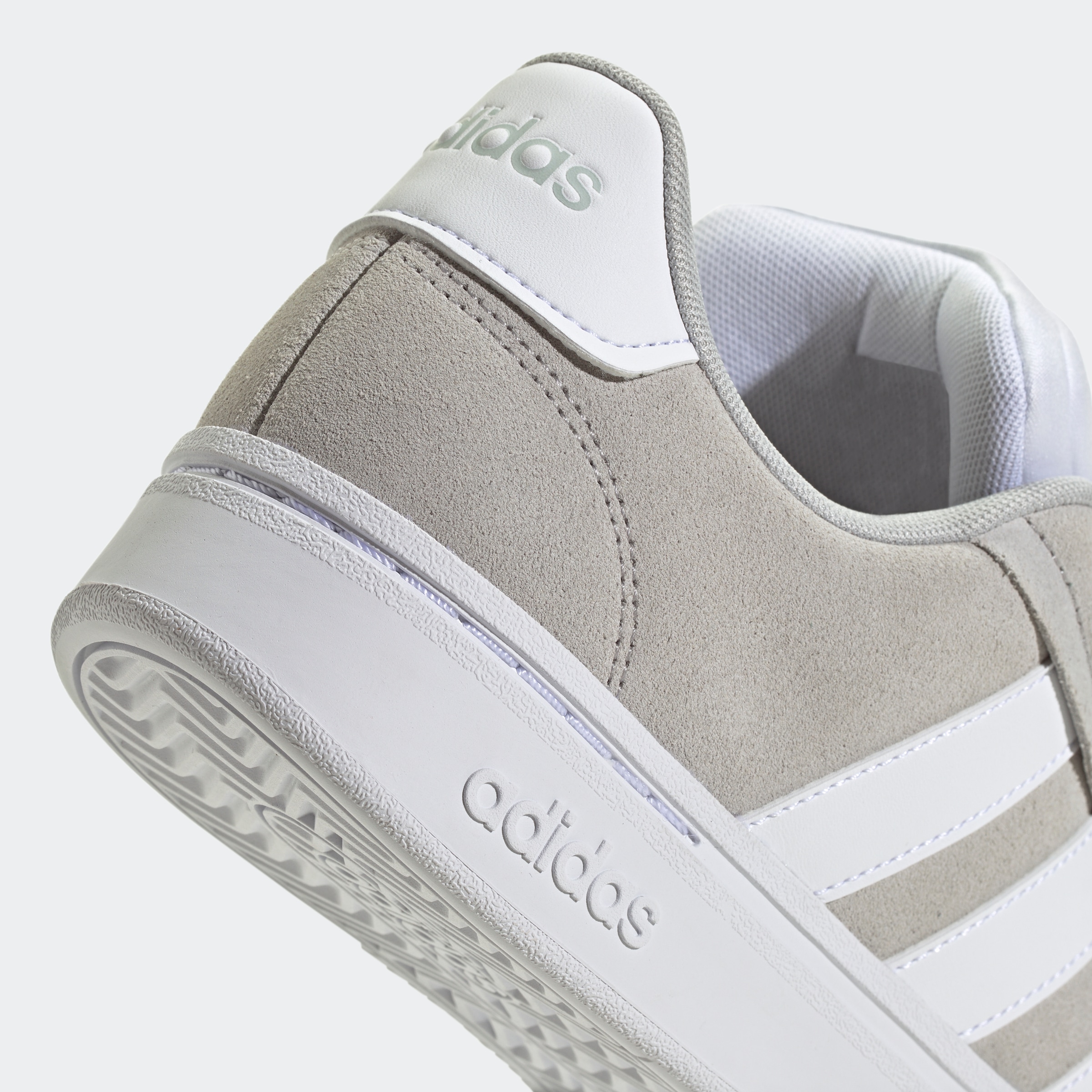 adidas Sportswear Sneaker »GRAND COURT ALPHA«, Design inspiriert vom adidas Campus 00