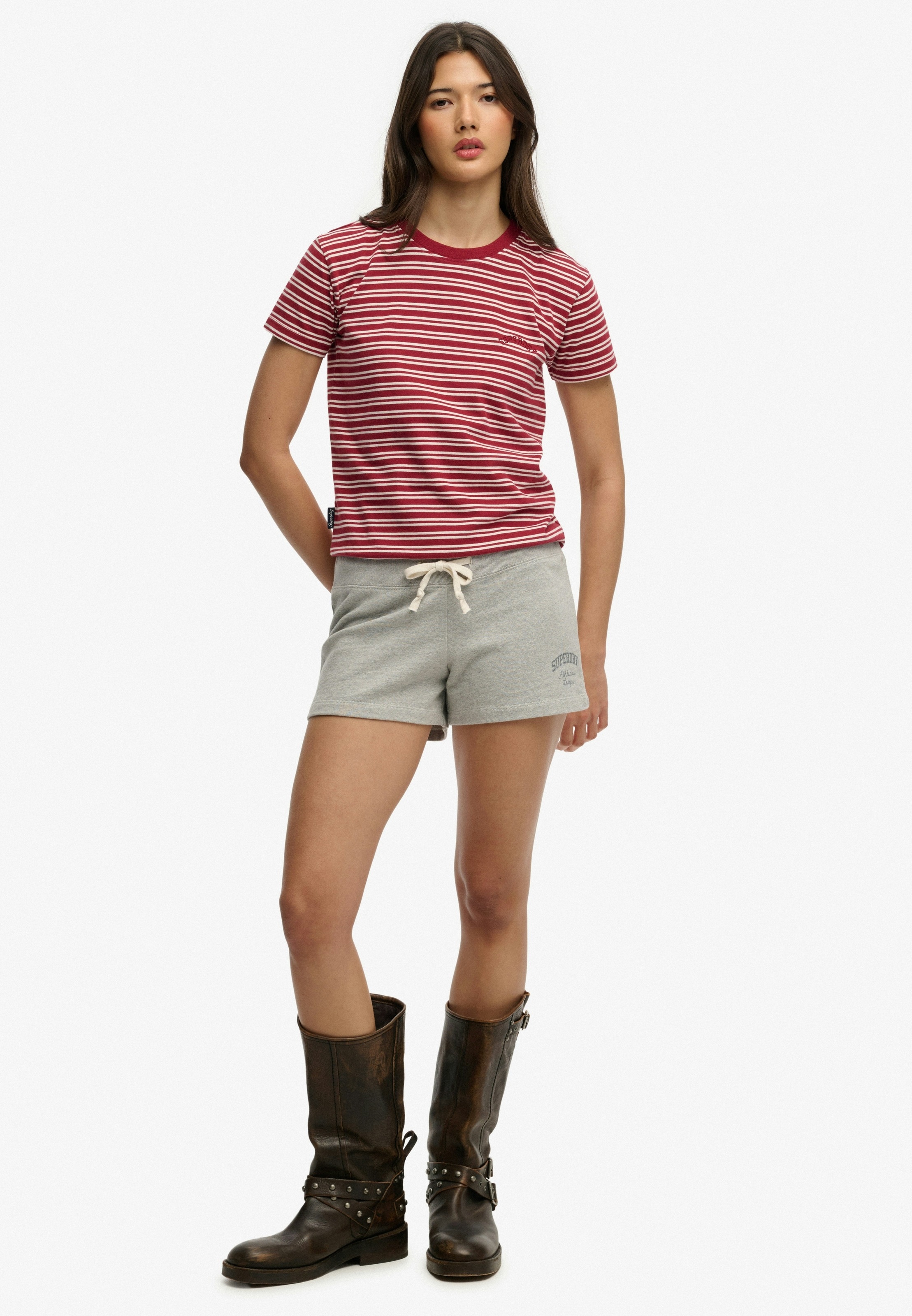 Superdry T-Shirt »ESSENTIAL LOGO STR FITTED TEE« angenehmes Tragegefühl durch besonders weiche Haptik