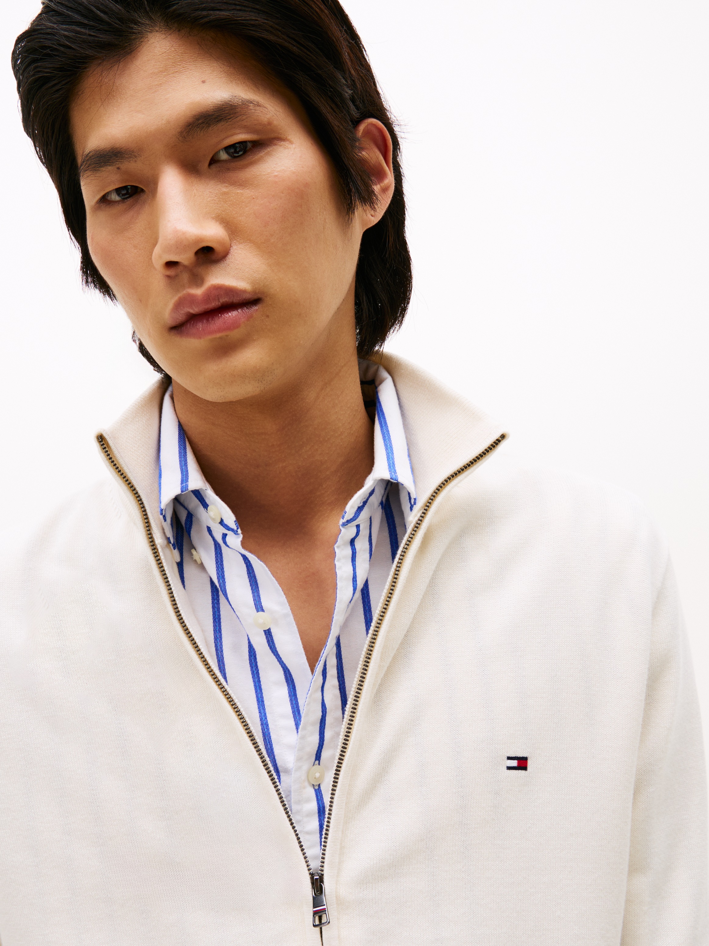 Tommy Hilfiger Strickjacke »ESSENTIAL COTTON ZIP THRU« mit Logostickerei