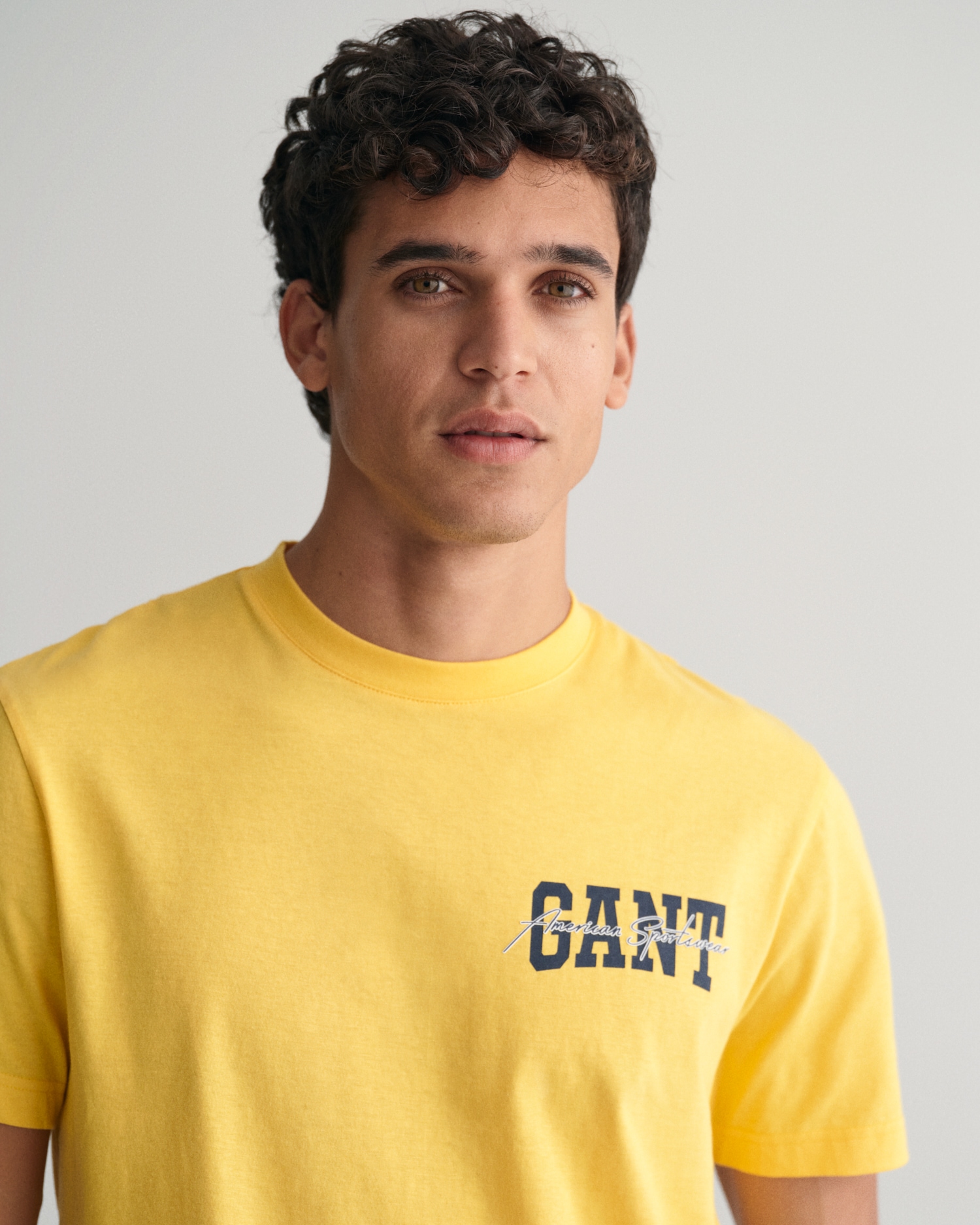 Gant T-Shirt »GANT Arch Script Graphic T-Shirt«, mehrfarbiger Print