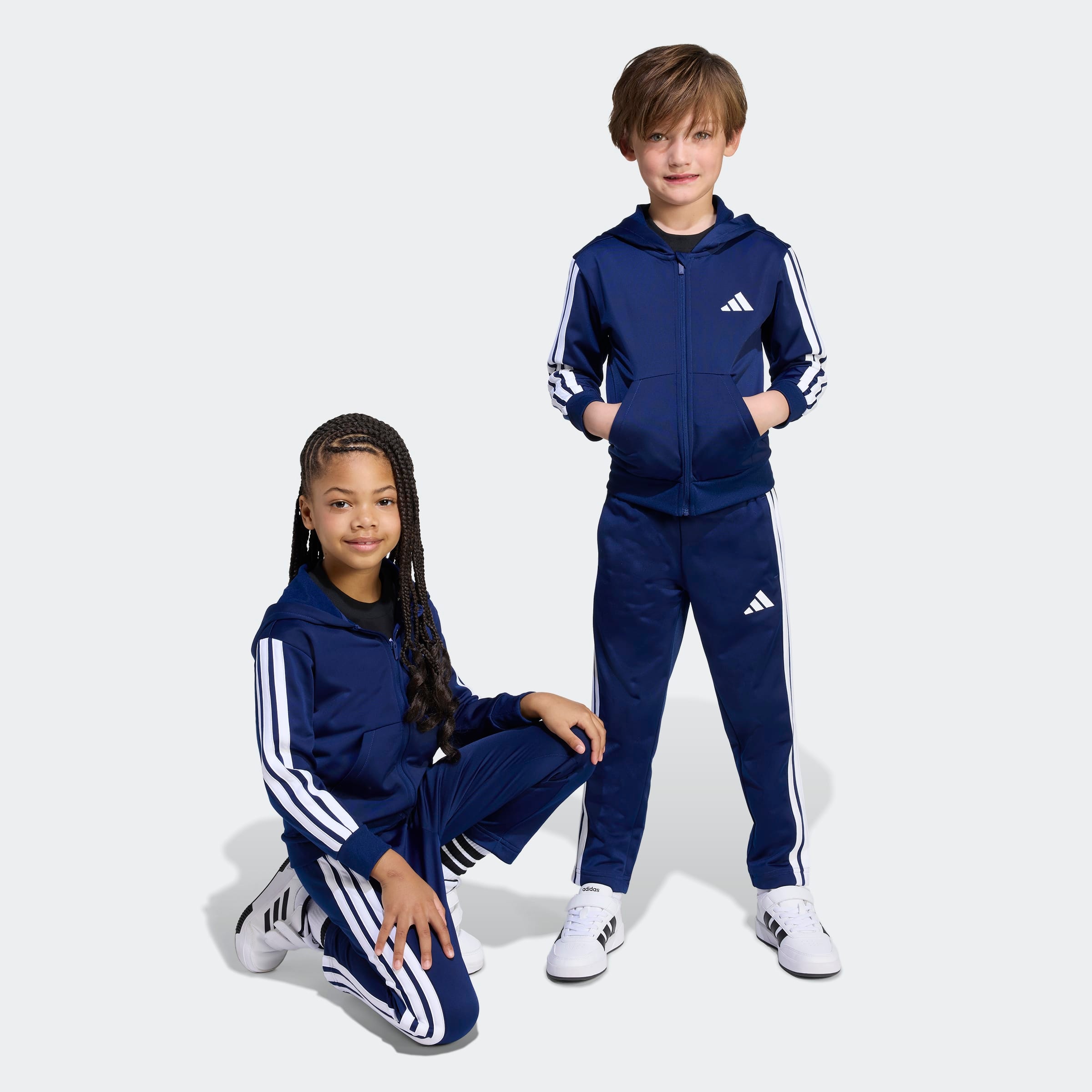 Image of adidas Sportswear Trainingsanzug "ESSENTIALS KIDS" 2 Stk. mit 3-Streifen, aus weichem Trikotstoff, mit CLIMACOOL Technologie