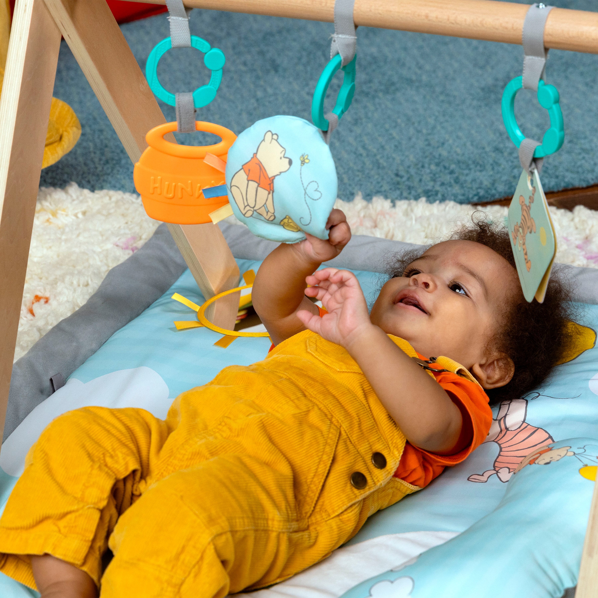 Bright Starts Arche de jeu »WINNIE THE POOH Once Upon a Tummy Time ™ Activity Gym« mit Plüschmatte und Stützkissen