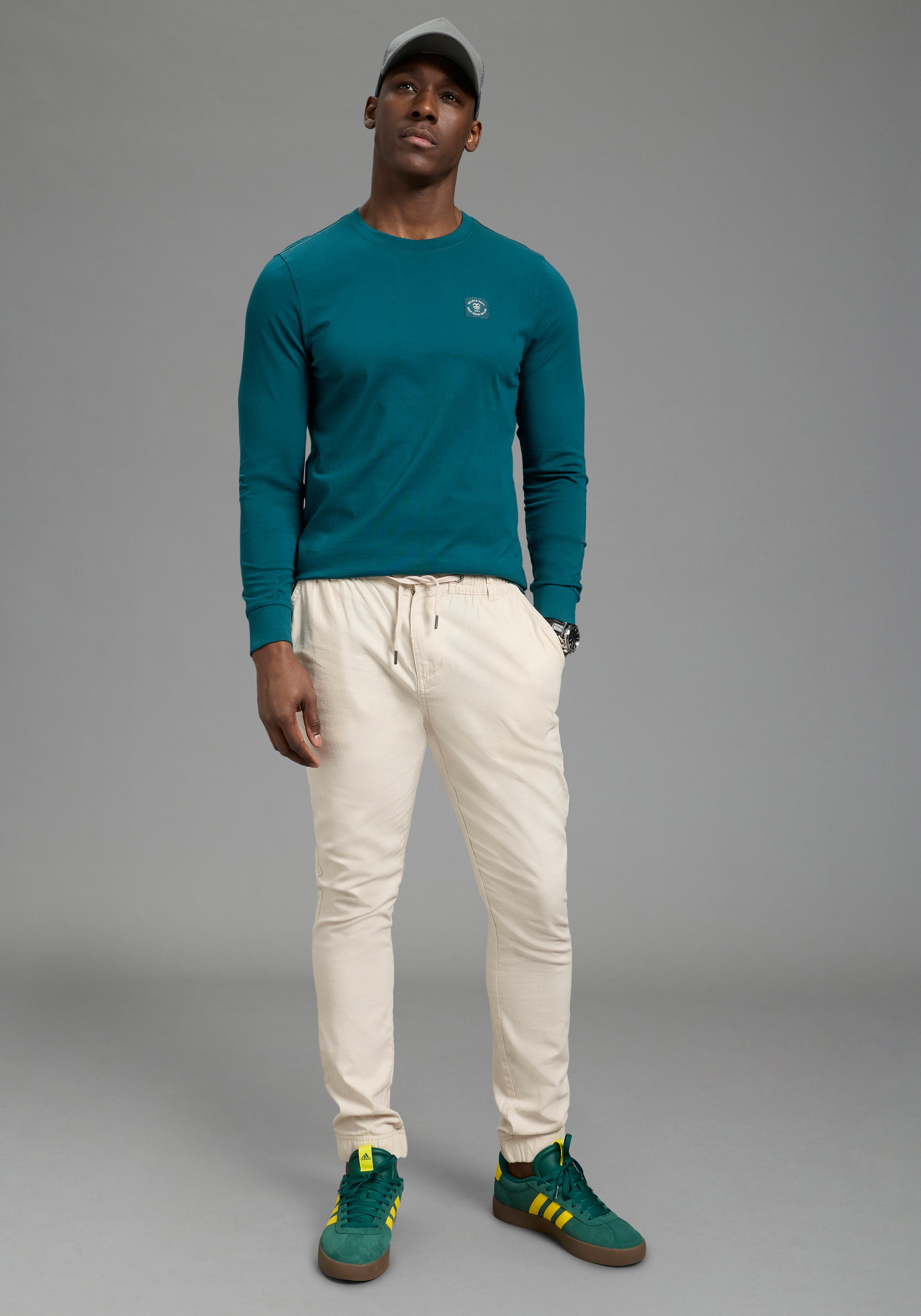 DELMAO Rundhalsshirt mit Markenlabel