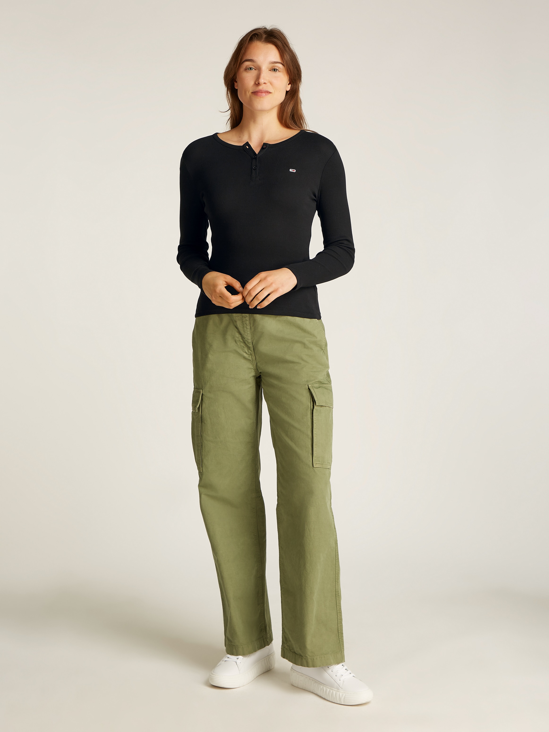 Tommy Jeans Curve Langarmshirt »TJW SLIM BUTTON RIB«, in Grossen Grössen, Rippoptik, mit Loogstickerei