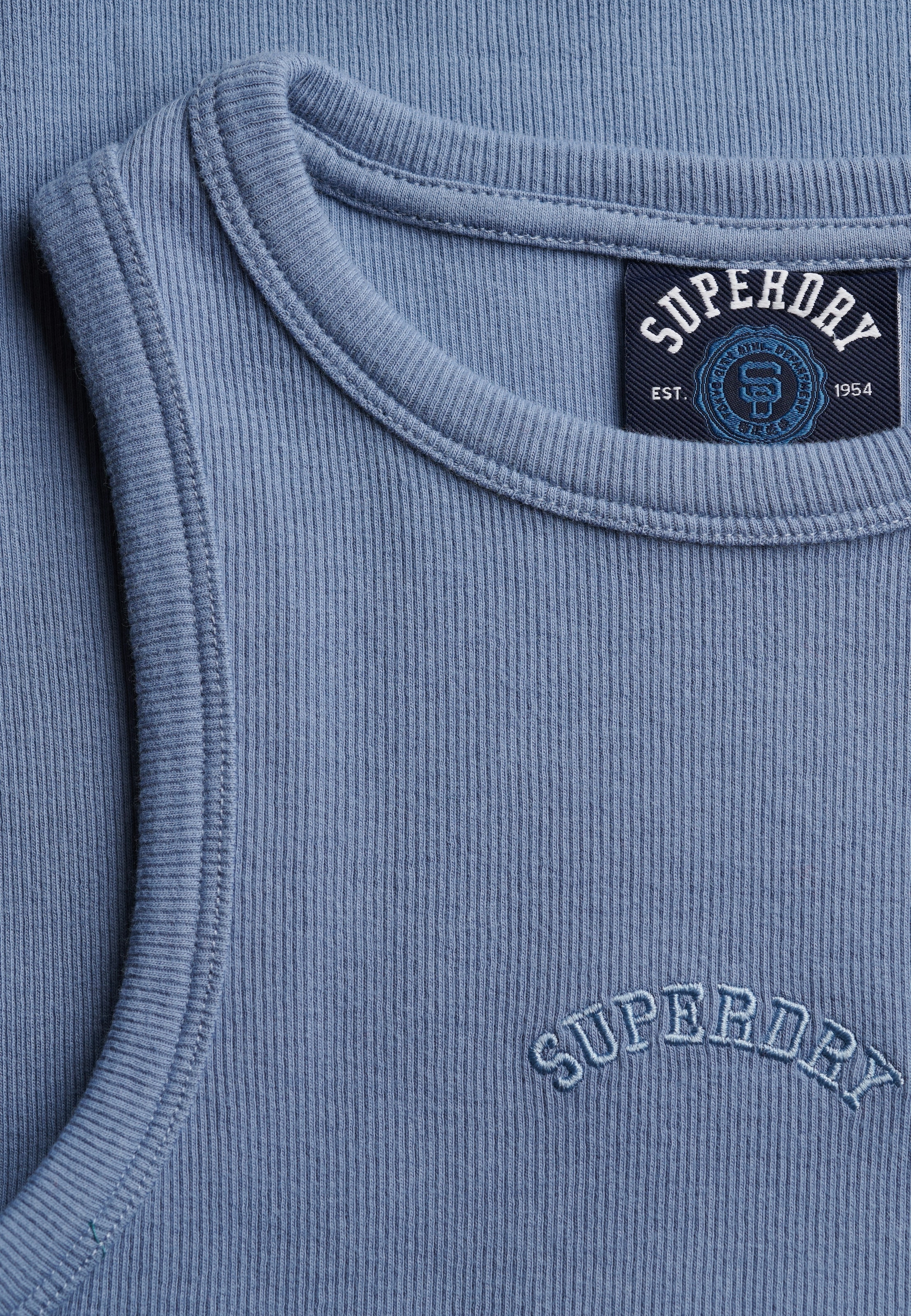Superdry Tanktop »ESSENTIAL LOGO RACER VEST« aus Baumwolle, Regular Fit, mit Rundhalsausschnitt, ärmelloses Design