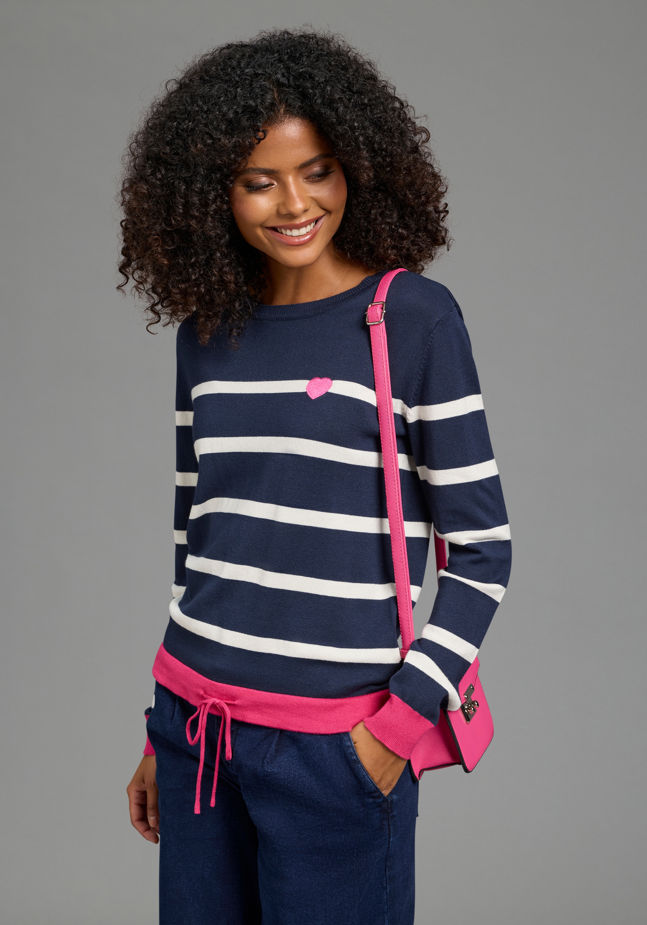 Image of Laura Scott Strickpullover "aus Feinstrick, figurumspielende Passform" mit Bindeband und Herzmotiv