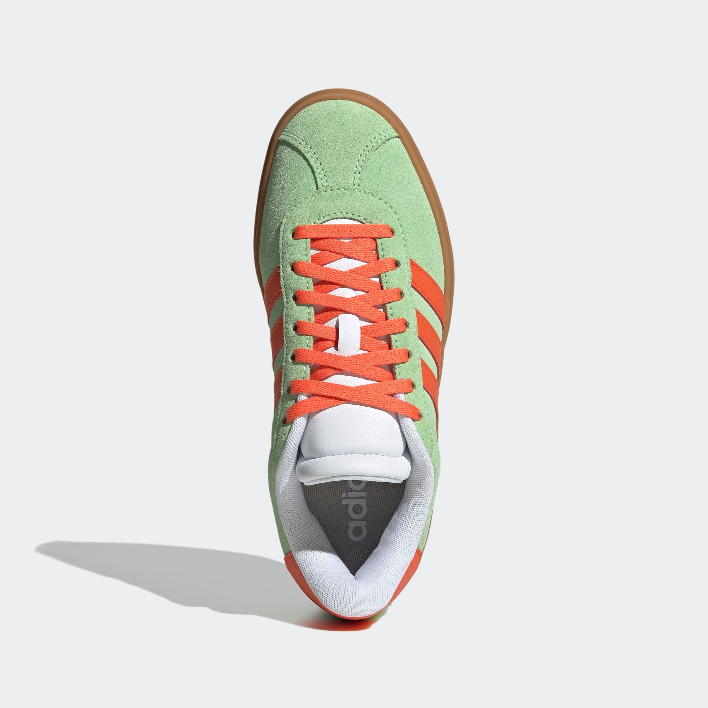adidas Sportswear Plateausneaker »VL COURT BOLD LIFESTYLE KIDS«, Design auf den Spuren des adidas Gazelle Bold