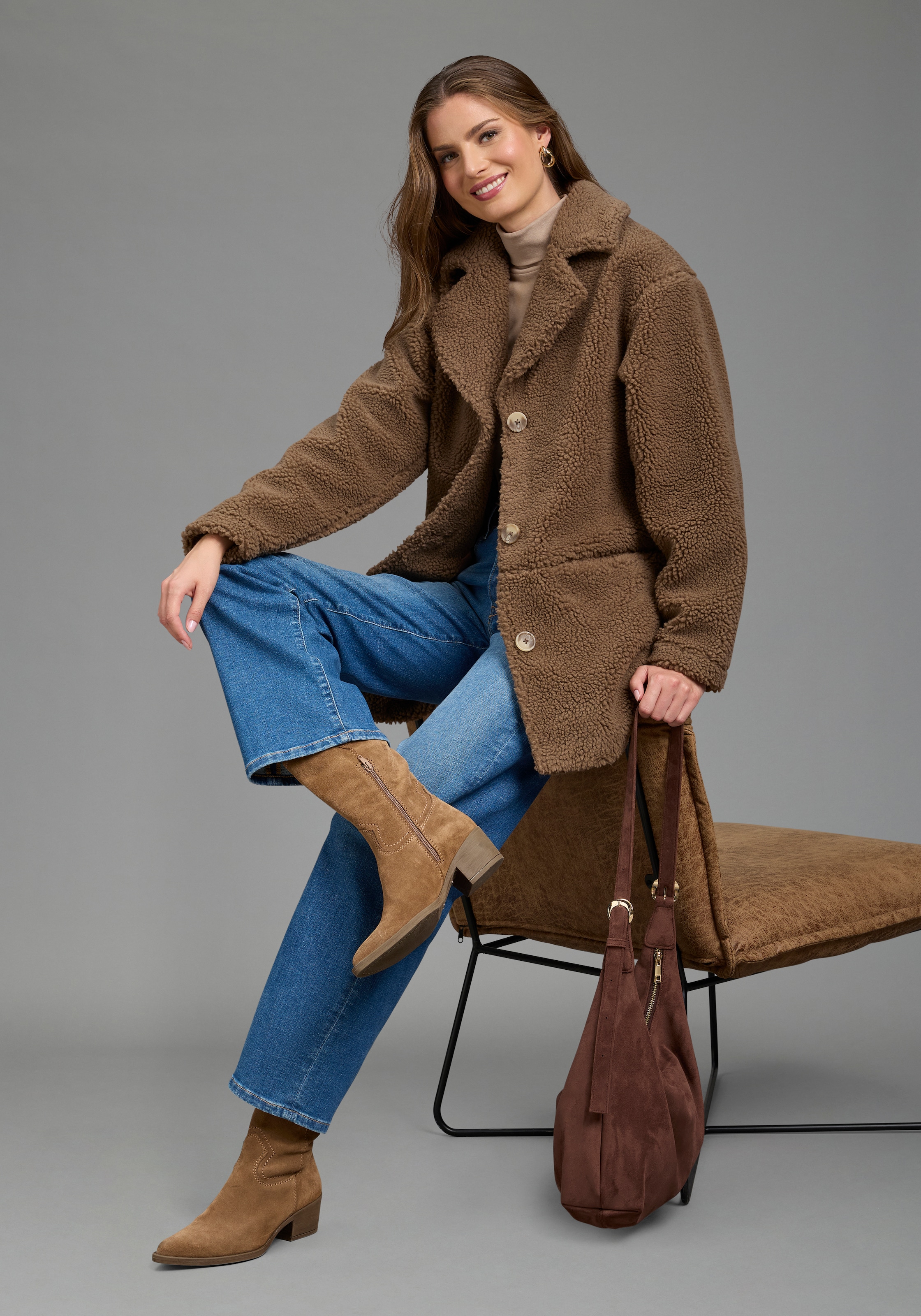 Laura Scott Manteau court avec col à revers, coupe fluide, longueur couvrant les fesses