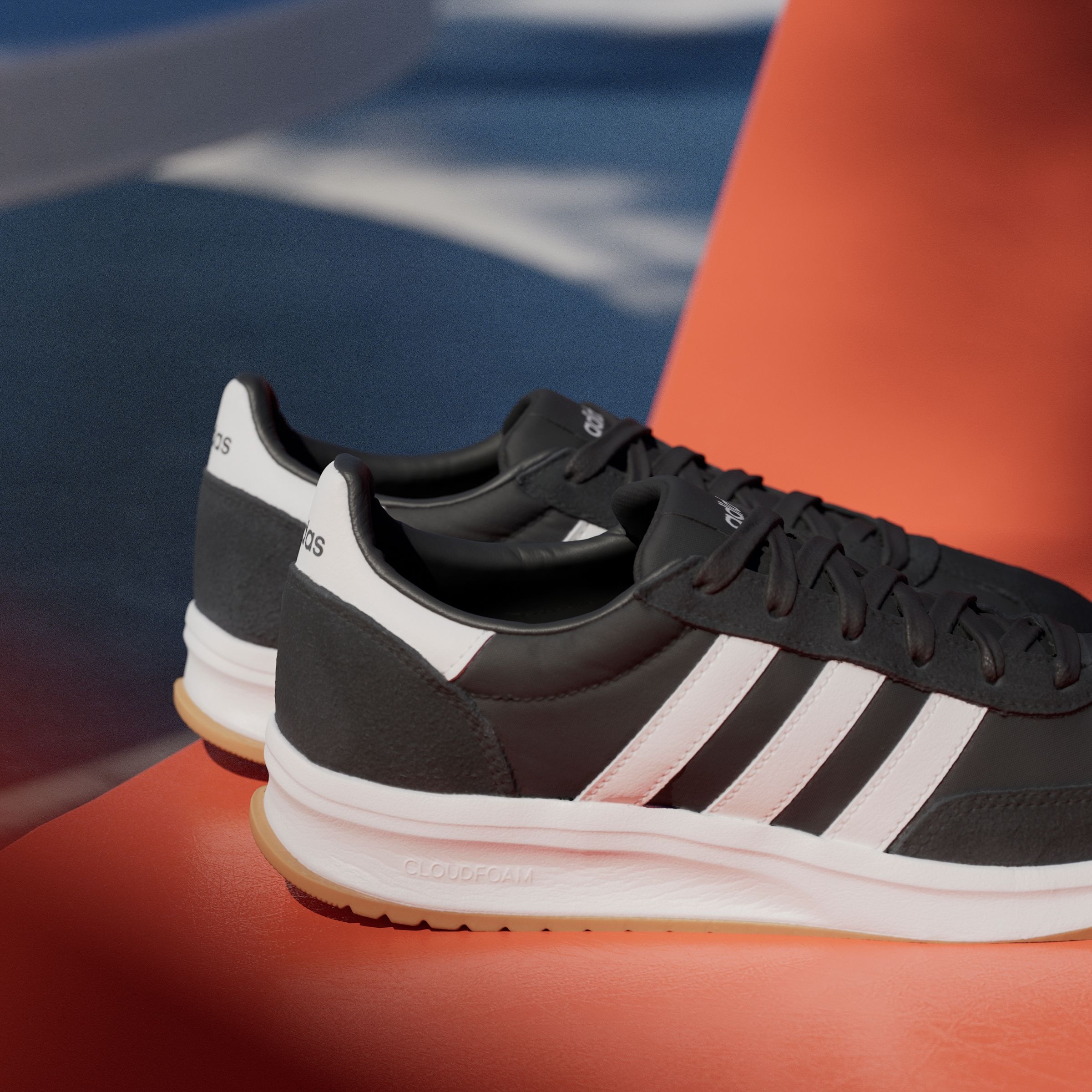 adidas Sportswear Sneaker »RUN 70S 2.0«, inspiriert vom Design des SL72