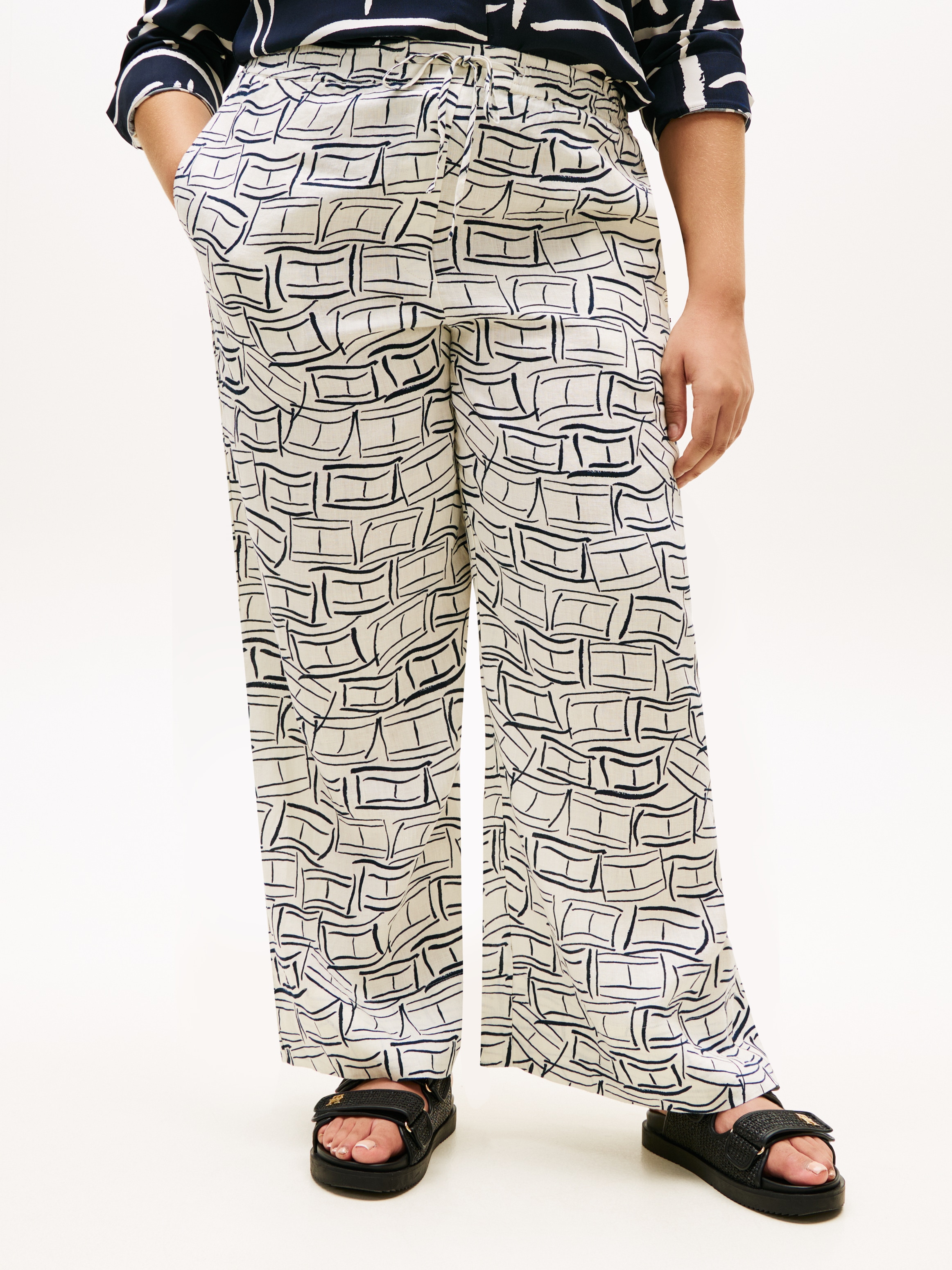 Tommy Hilfiger Curve Pantalon en tissu »CRV ESS LINEN PULL ON PANTS«  in grossen Grössen