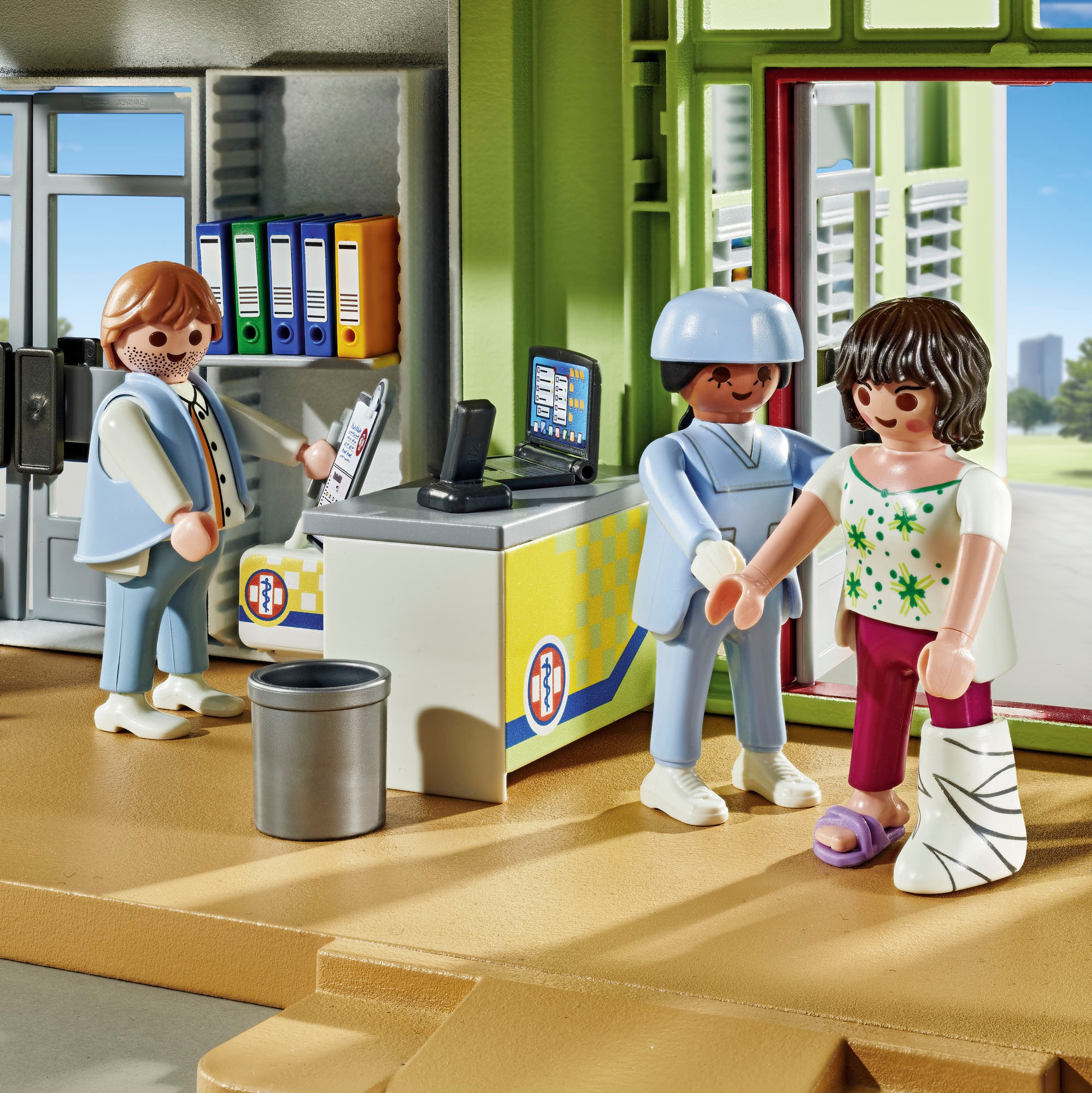 Playmobil® Konstruktions-Spielset »Modernes Krankenhaus (71615), Action Heroes« Made in Europe