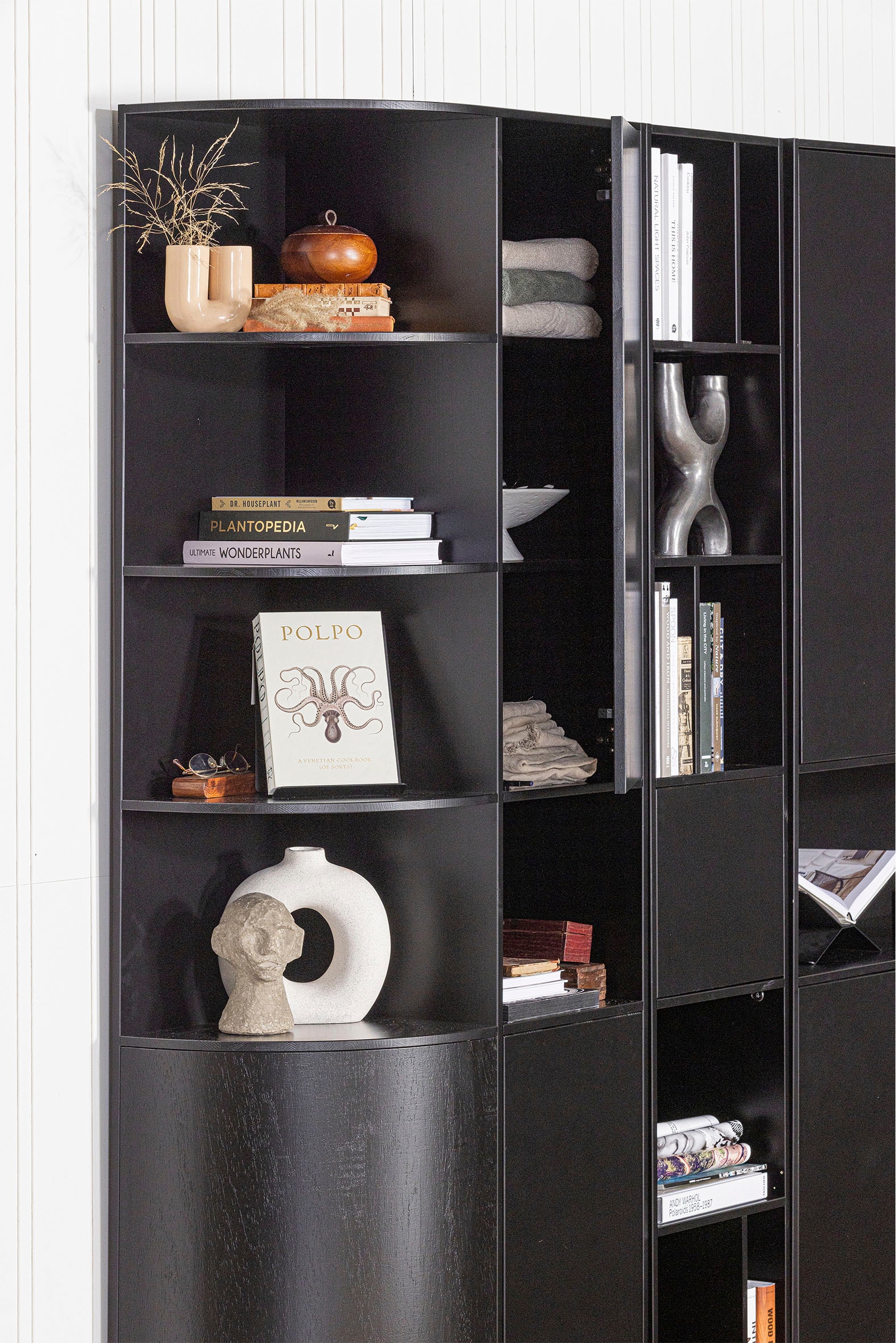 WOOOD Bücherregal »Finca FSC®-Kiefernholz mit Druckmechanismus H 210 x B 40 x T 40 cm« Tragkraft 10 kg pro Boden, schwebende Optik, Einfach zu montierbar