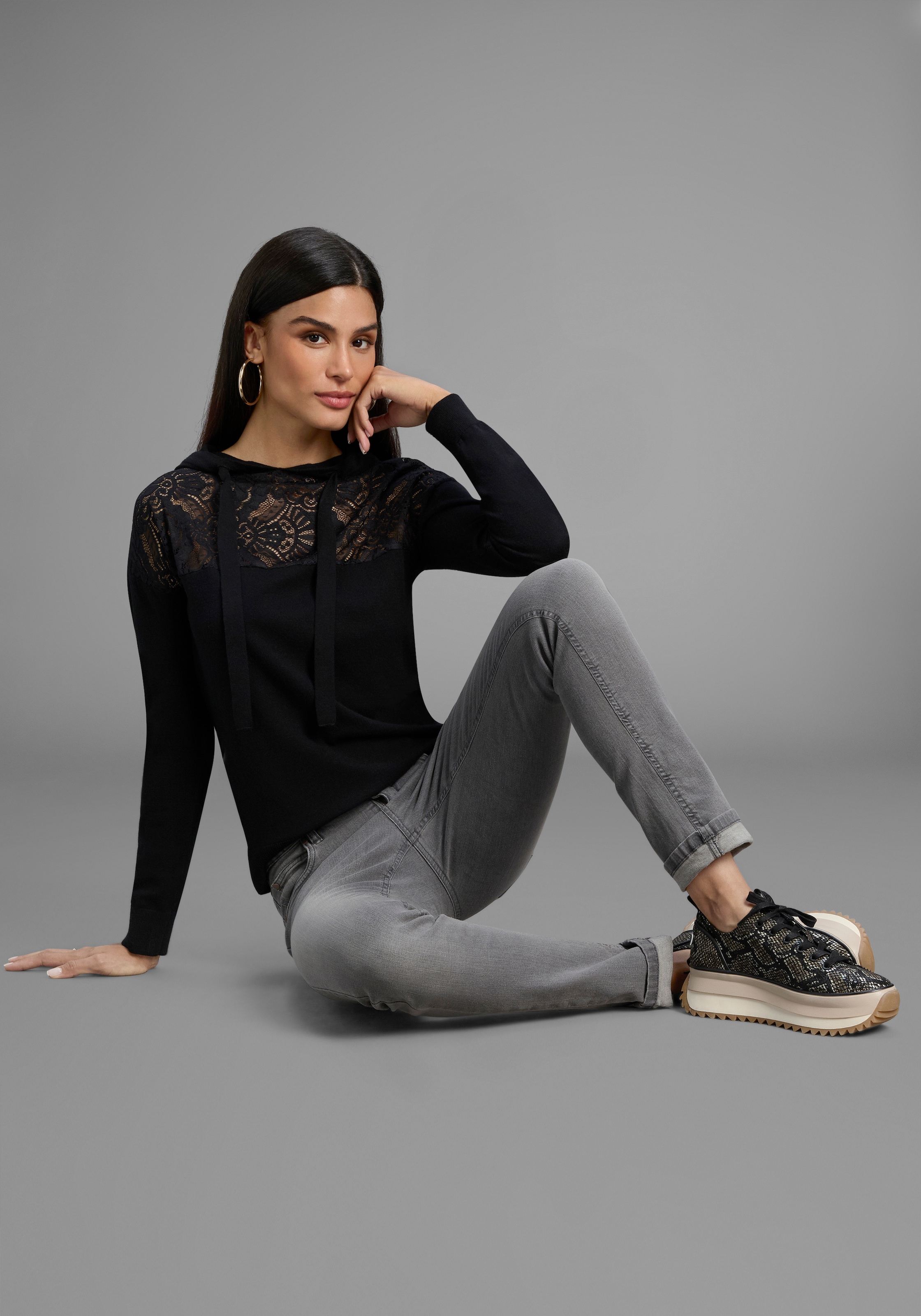 Laura Scott Kapuzenpullover kuscheliger Winterstrick mit femininem Spitzeneinsatz