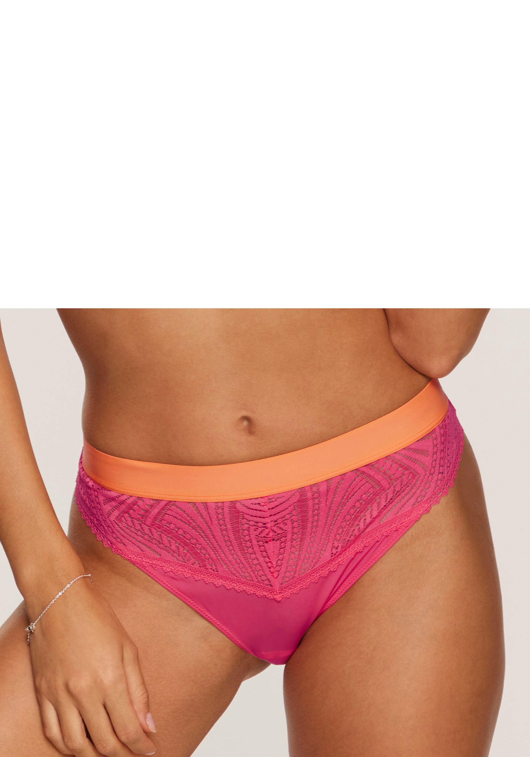 Image of s.Oliver String "Clemence" mit modischem Bund und graphischer Spitze
