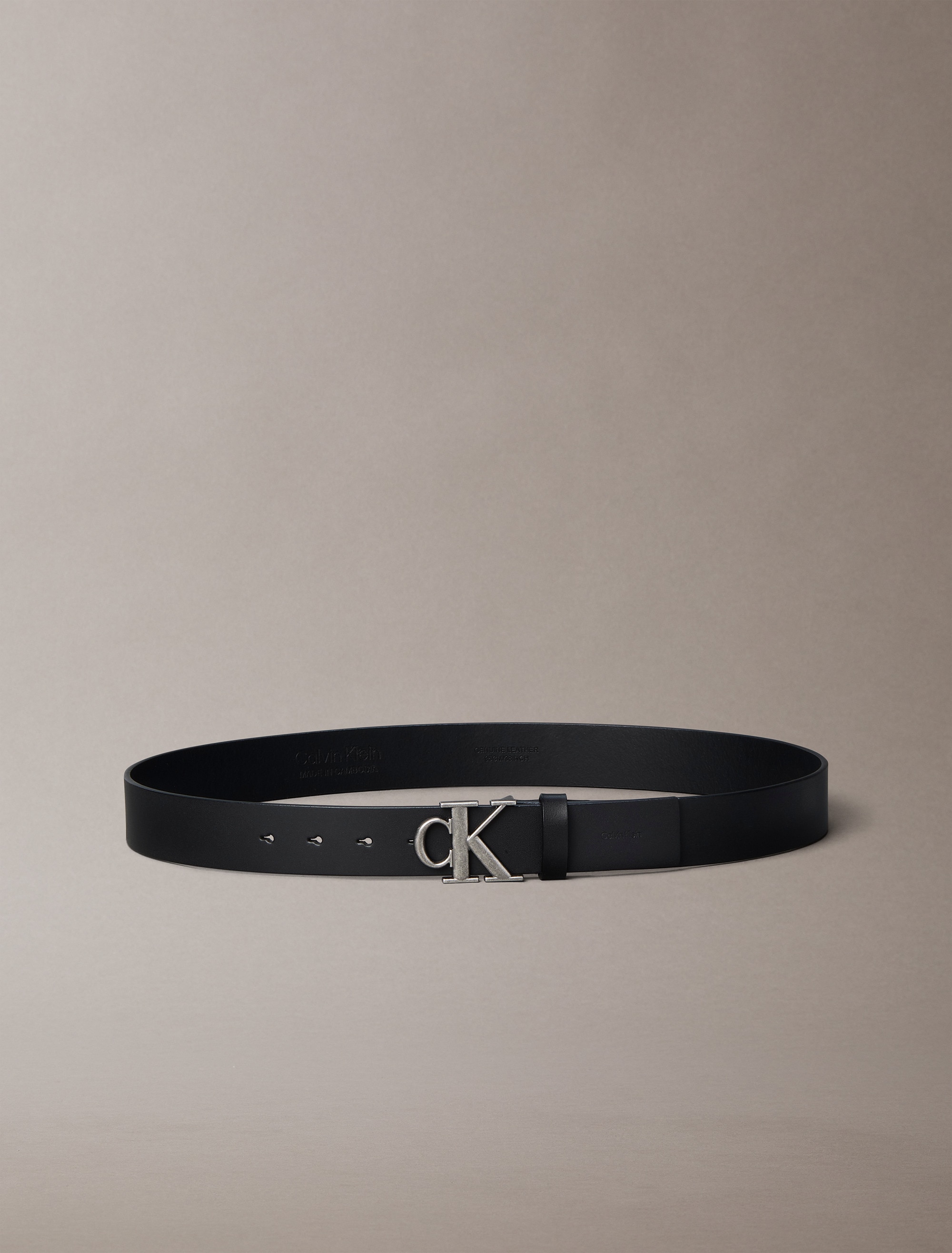 Calvin Klein Ceinture en cuir »CK BUCKLE SMOOTH 35MM« Grössenverstellbar mit Metallschliesse