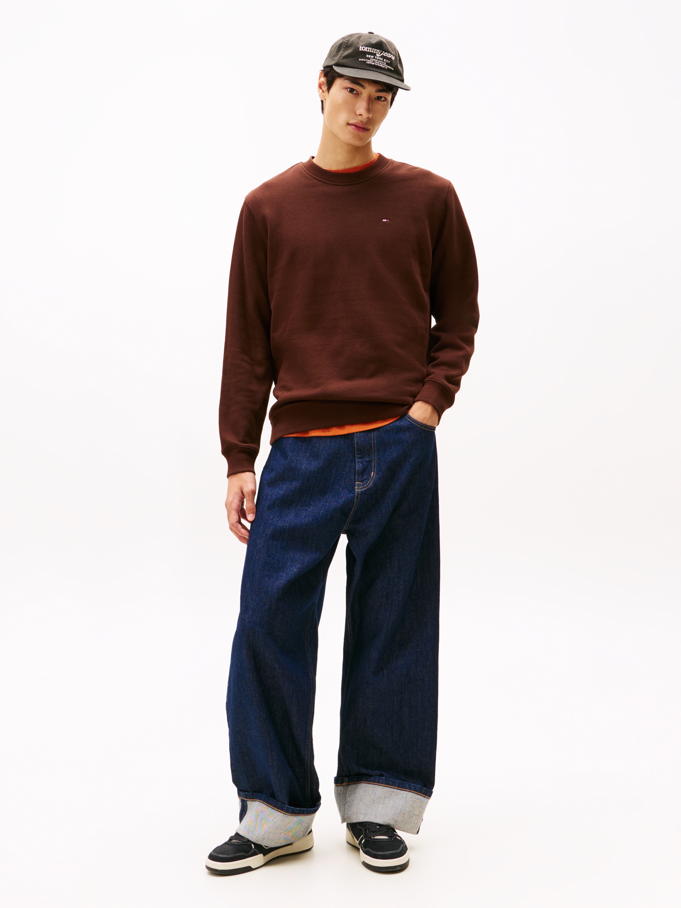 Tommy Jeans Sweatshirt »TJM REG S FLAG CREW«, Mit besticktem Markenlogo auf Brusthöhe