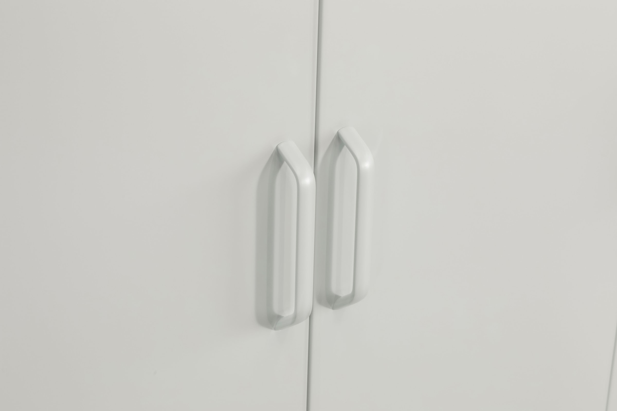 GOODproduct Kleiderschrank »Siena Schrank Spind Metallschrank mit 3 Türen« Ideal für jeden Wohnraum - Trendsetter,  Zeitloser Schlafzimmerschrank Garderobe Multischrank