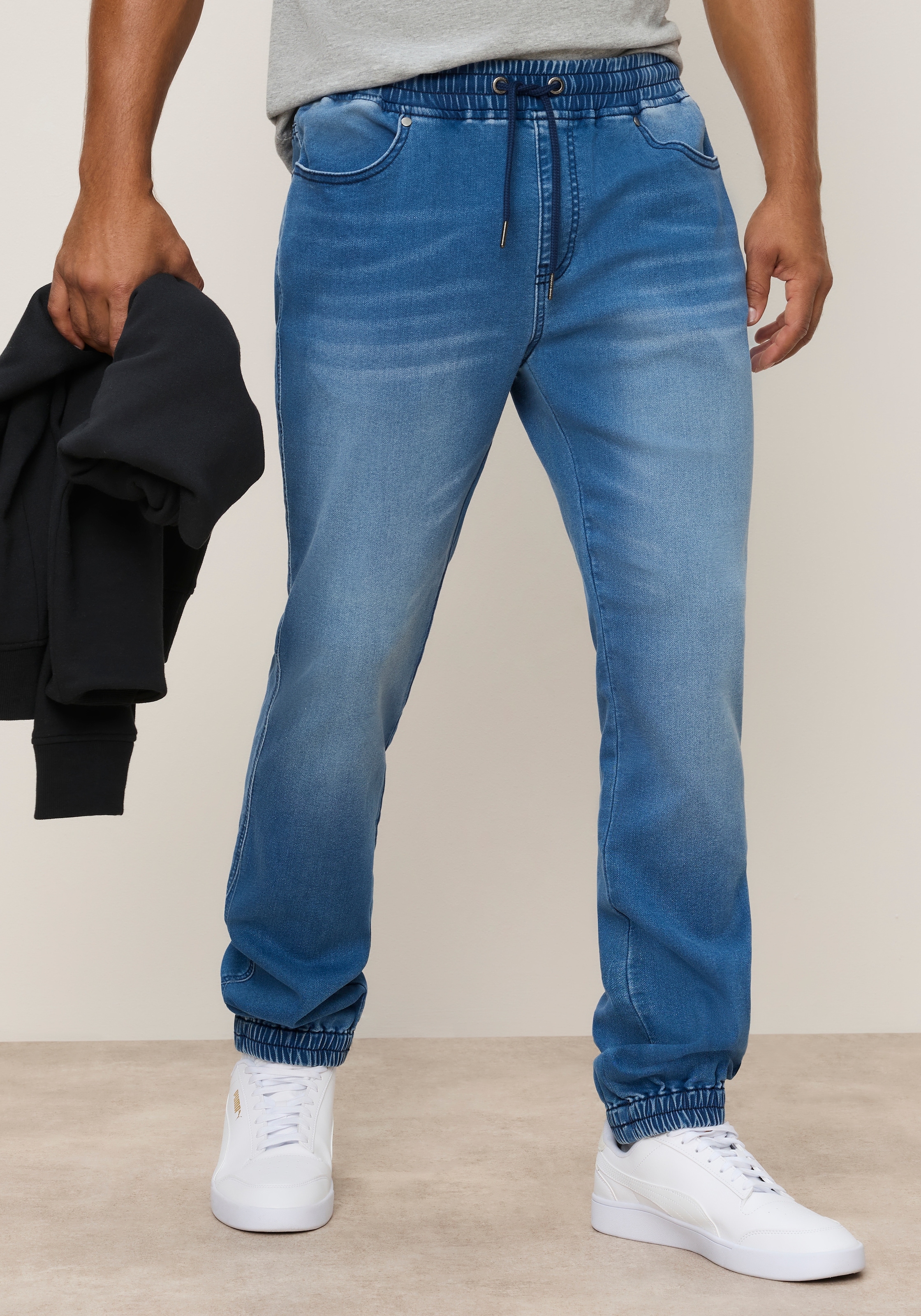 Image of Bruno Banani Jogg Pants "comfort fit" mit Kordelzug, normale Leibhöhe, lange Schnittform, in 32 und 34 Inch