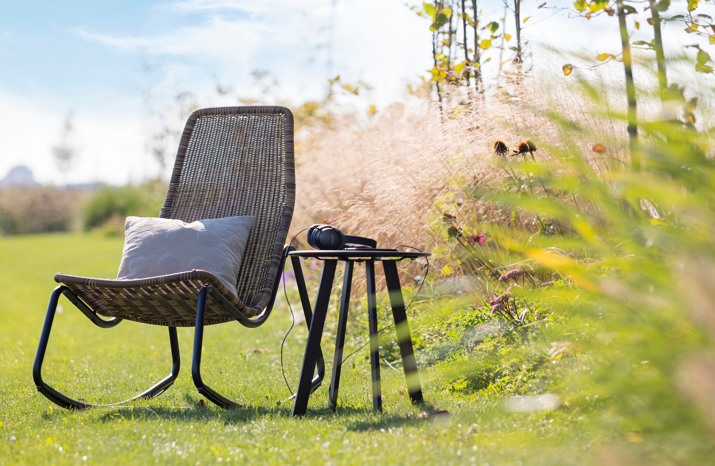 WOOOD Gartenstuhl »Tom gecoatetes Rattan mit Metallgestell, H 97 x B 51 x T 95 cm« () 1 Stk.Verstärkender Querstrebe, Tragkraft 150 kg, einfach zu montierbar