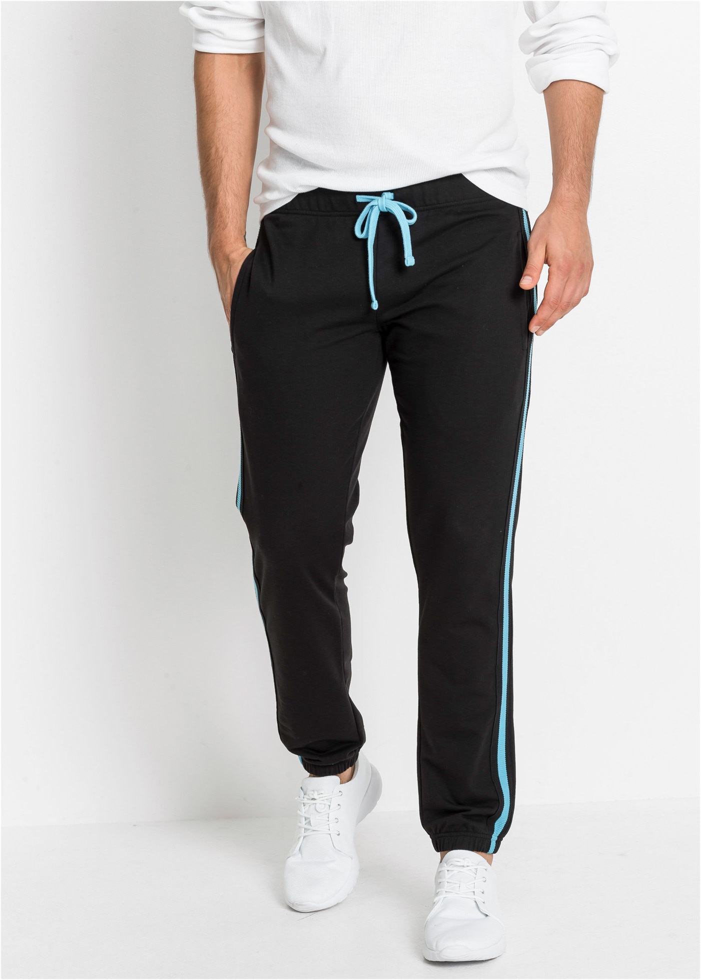 Image of bonprix Jogginghose aus Baumwolle und Polyester, mit vollelastischem Bund, Regular Fit