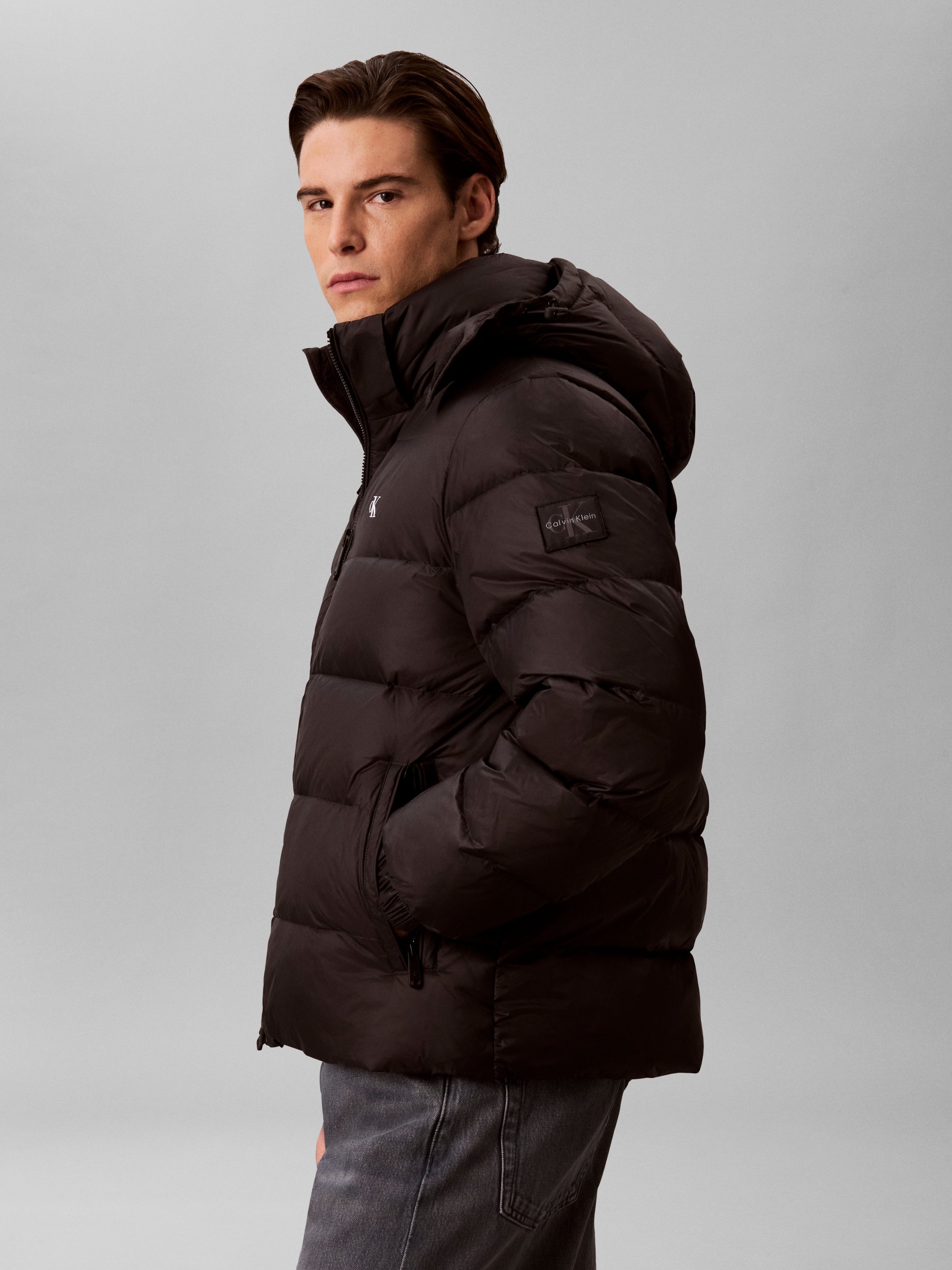 Calvin Klein Jeans Veste matelassée avec capuche coupe régulière, rembourré chaud, broderie logo