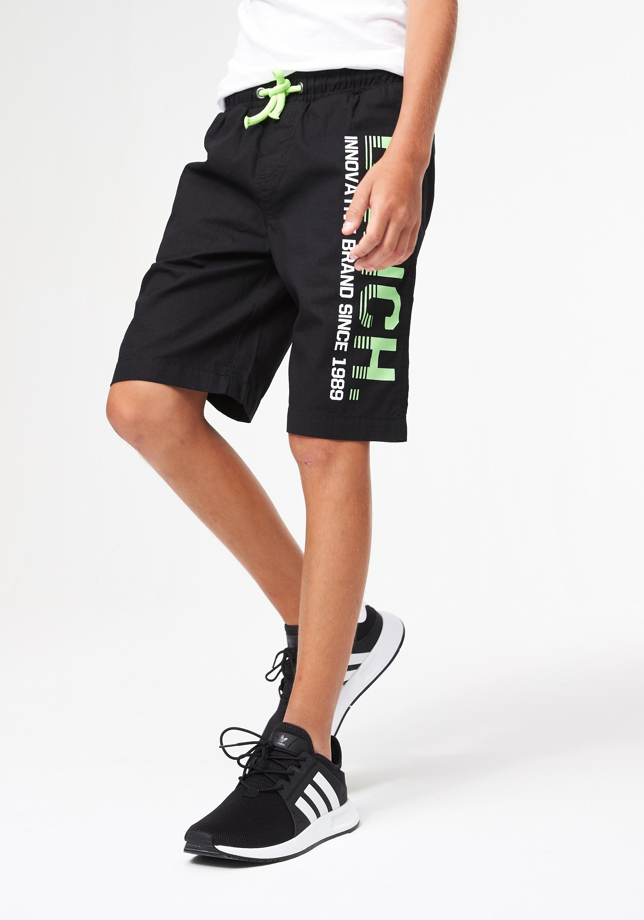 Image of Bench. Bermudas, mit Nahttaschen und Druck bei Ackermann Versand Schweiz